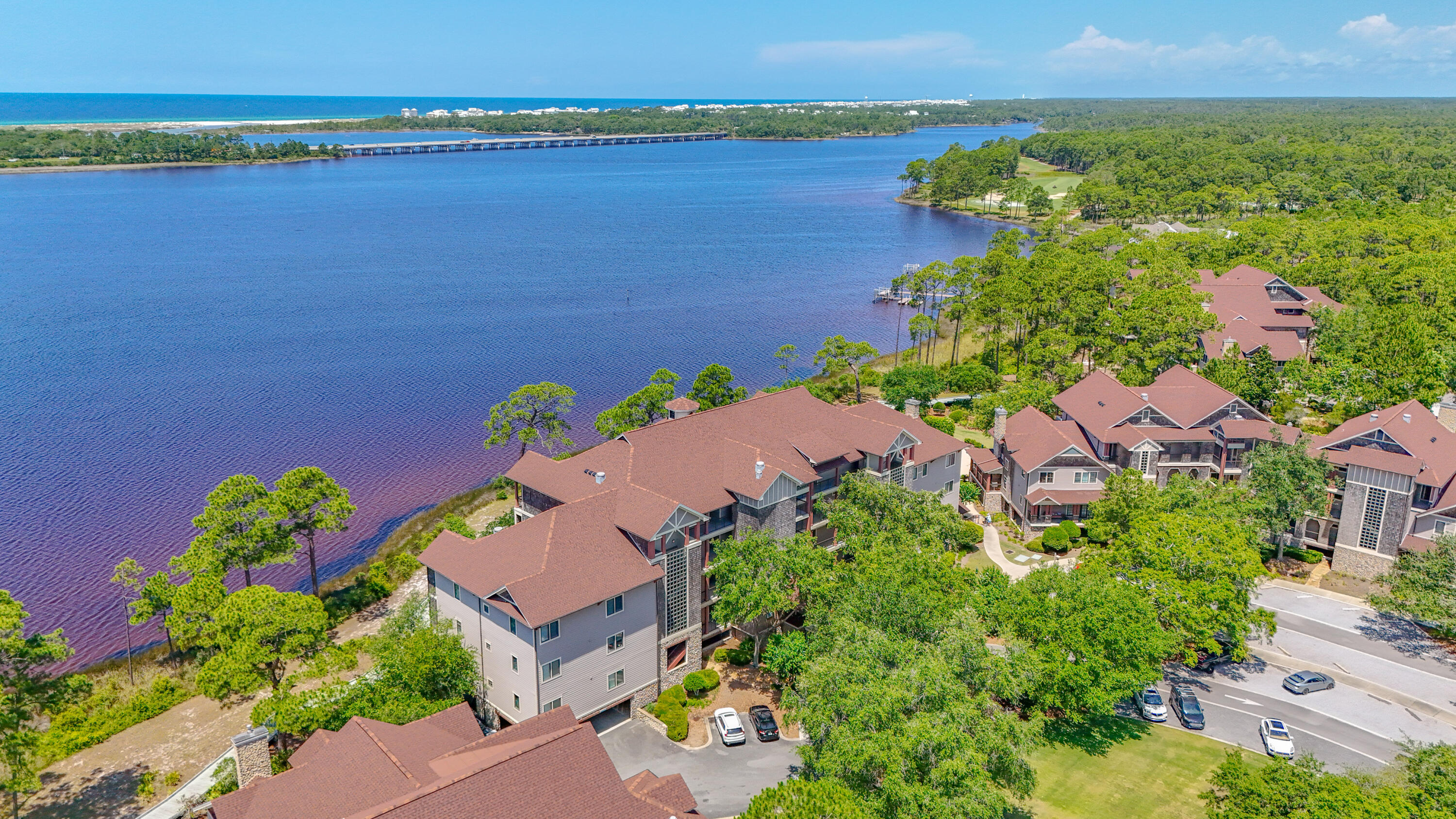 WILD HERON LAKESIDE LODGE - Residential