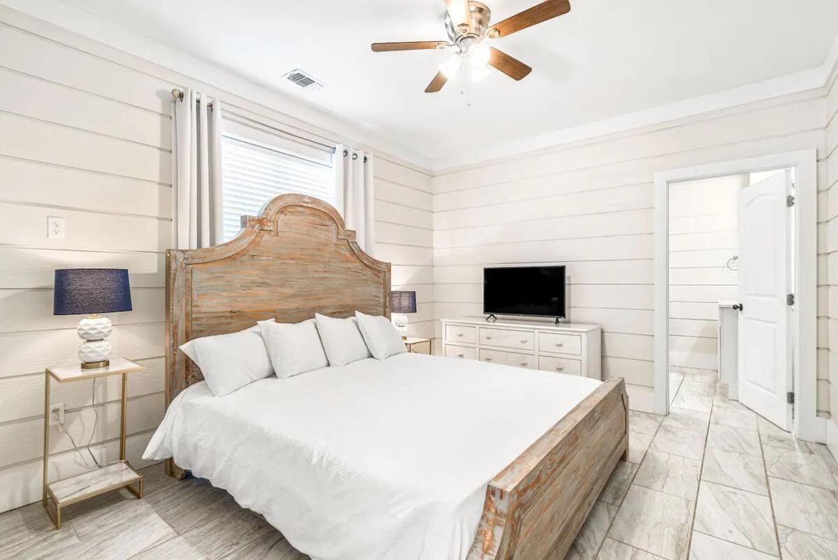 HOLIDAY BEACH UNIT 03 - Residential