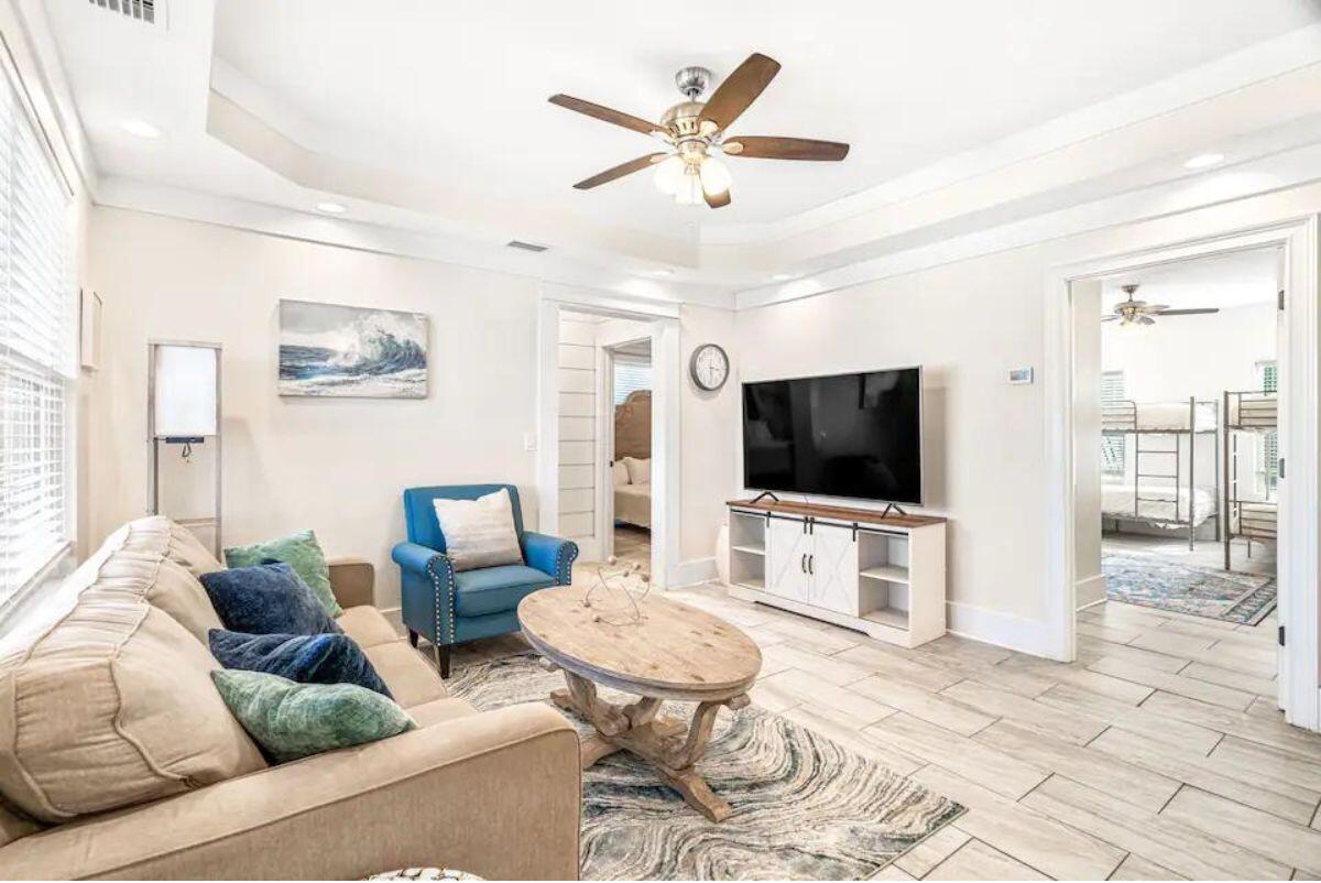 HOLIDAY BEACH UNIT 03 - Residential