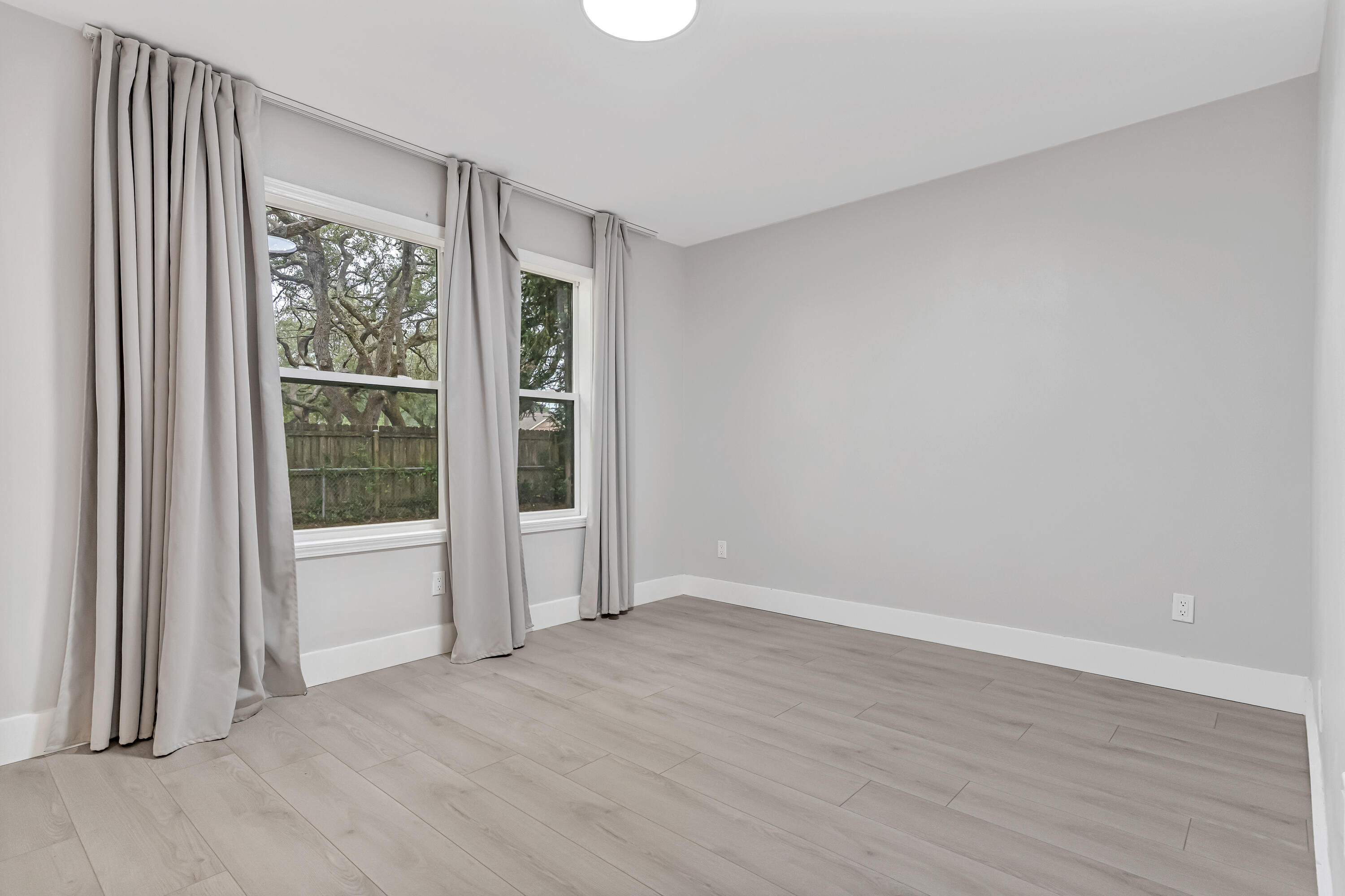 LLOYD & HETHERINGTON - Residential