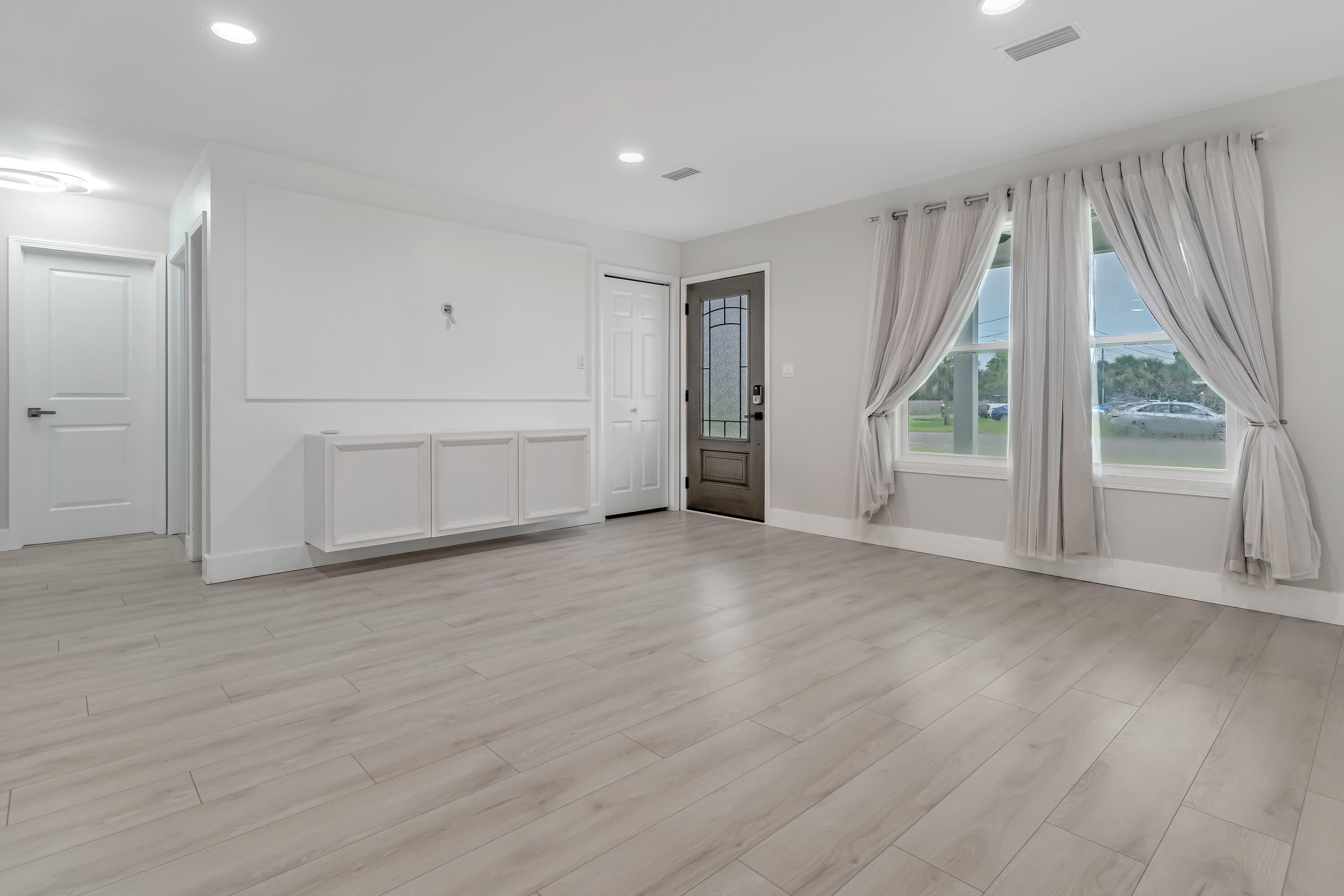 LLOYD & HETHERINGTON - Residential