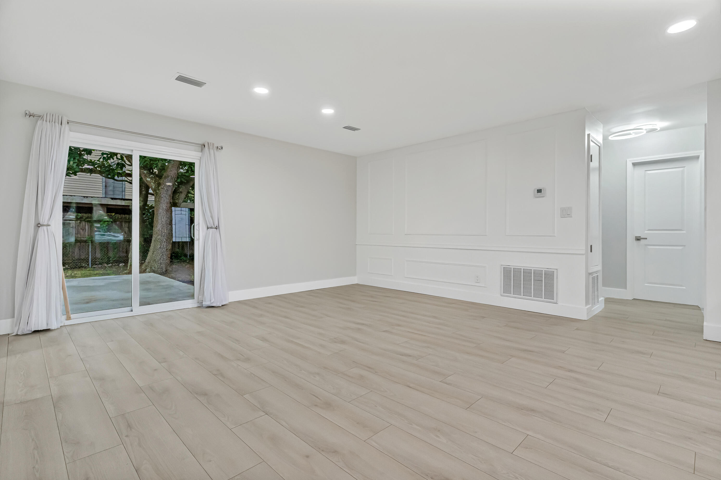 LLOYD & HETHERINGTON - Residential