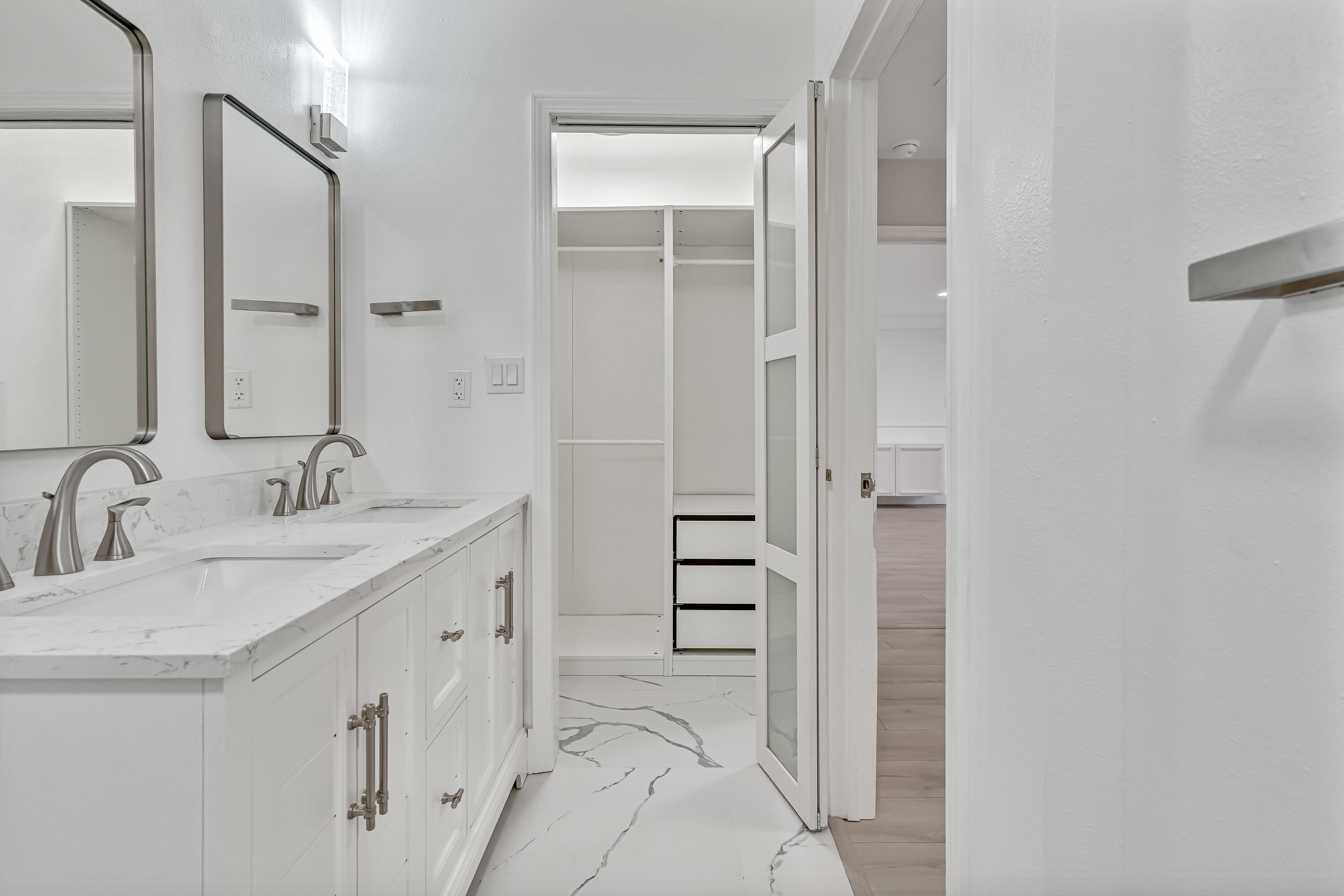 LLOYD & HETHERINGTON - Residential