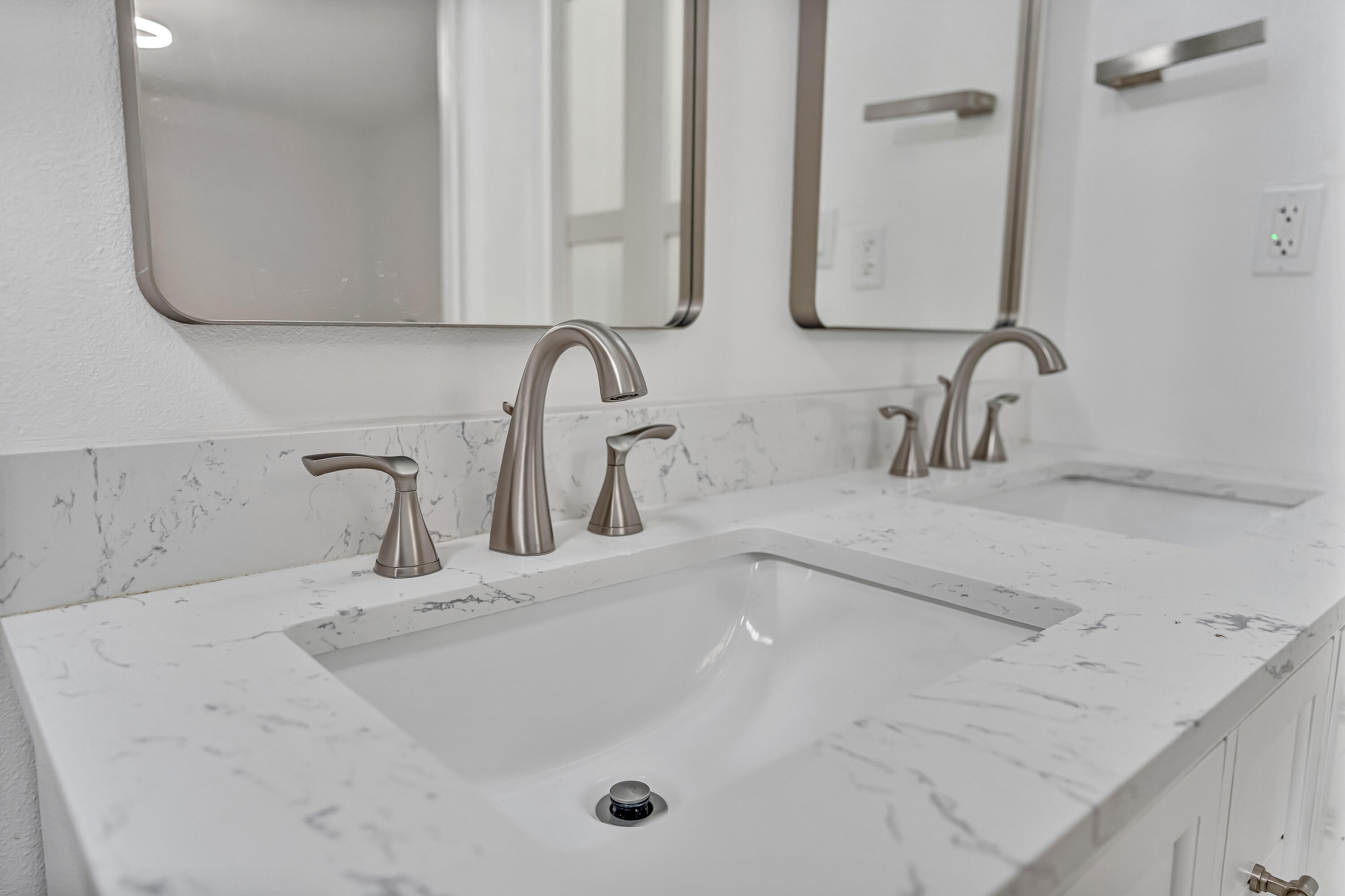 LLOYD & HETHERINGTON - Residential