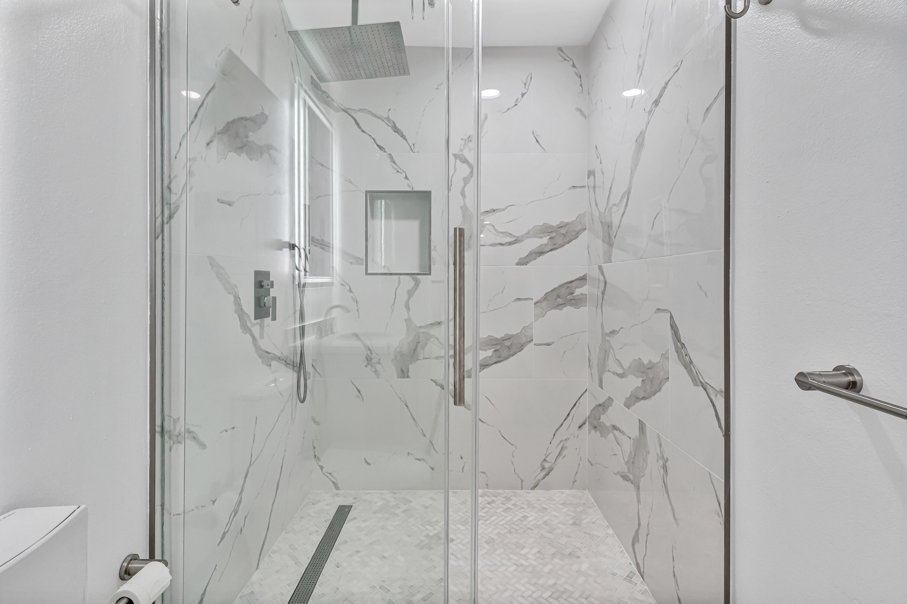 LLOYD & HETHERINGTON - Residential