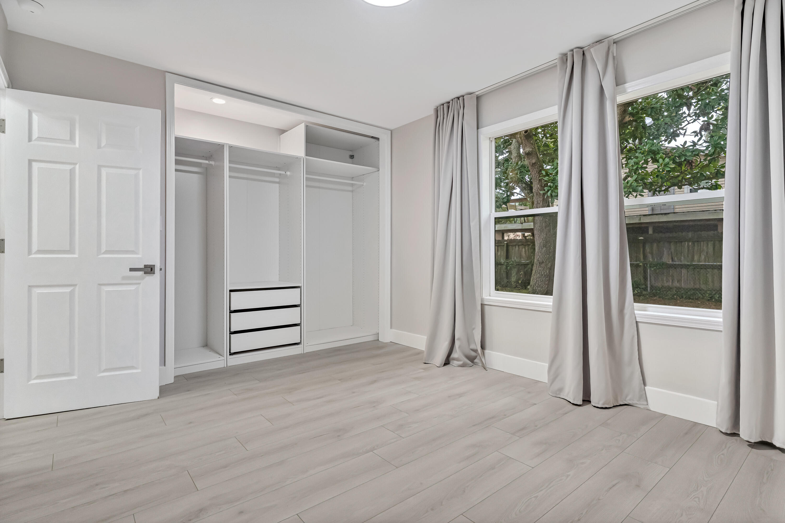 LLOYD & HETHERINGTON - Residential