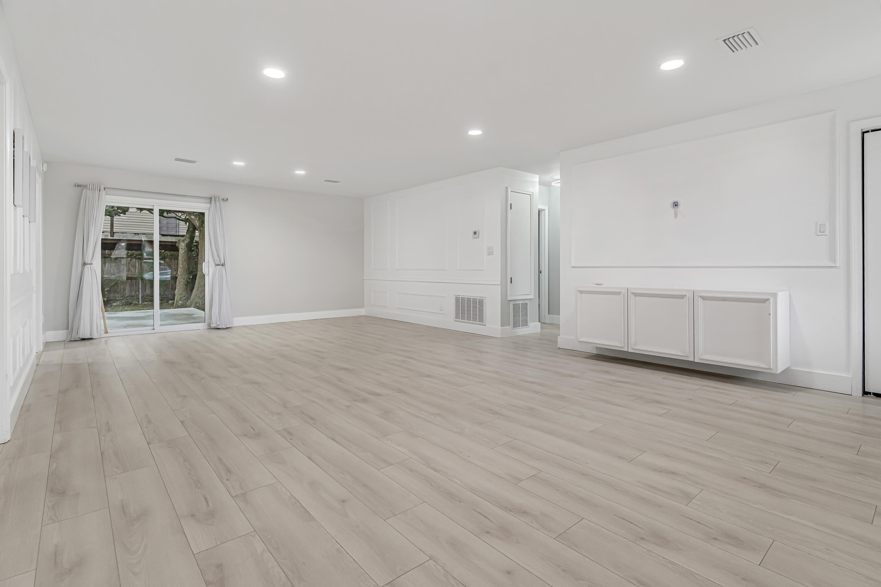 LLOYD & HETHERINGTON - Residential