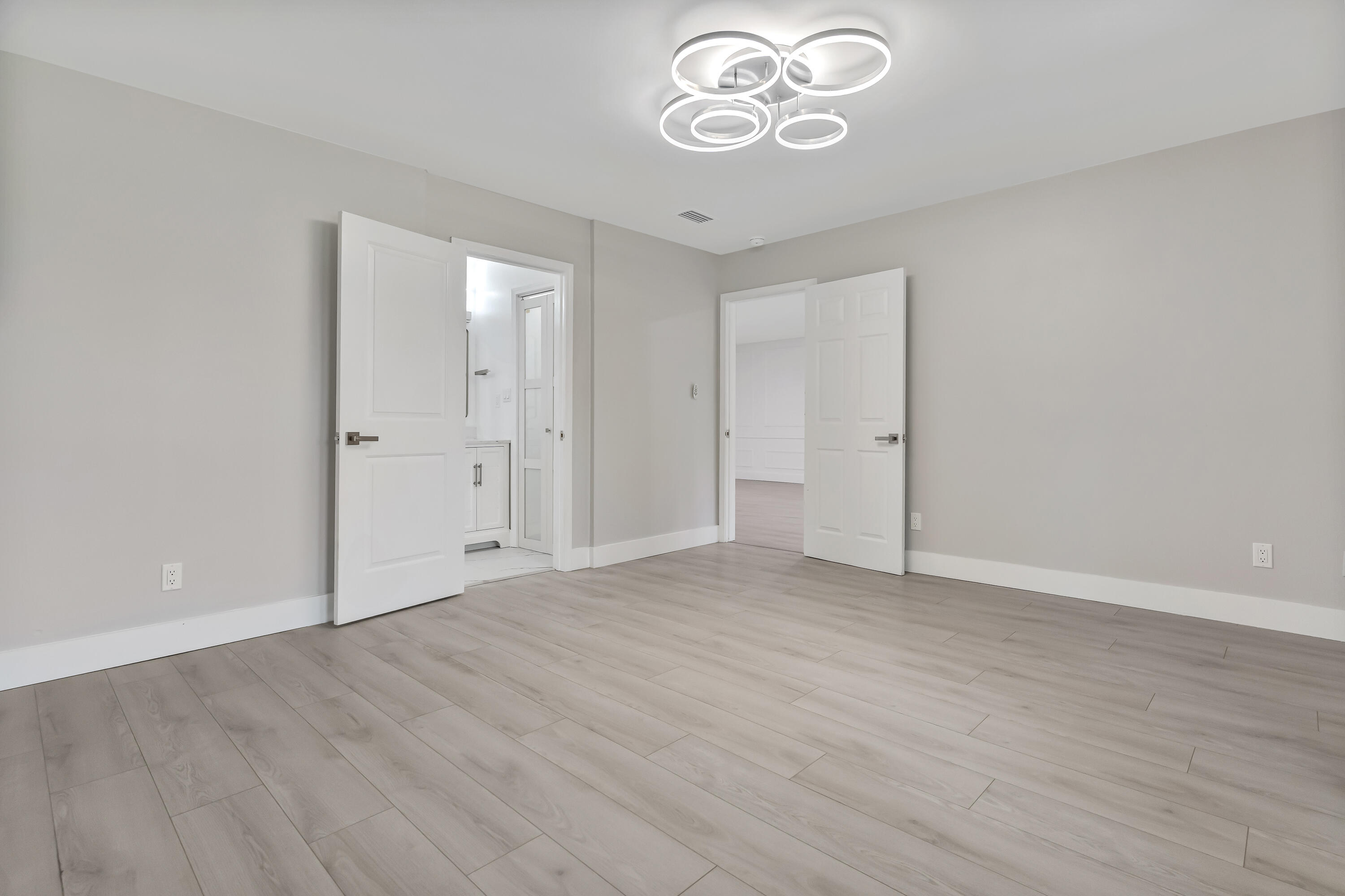 LLOYD & HETHERINGTON - Residential