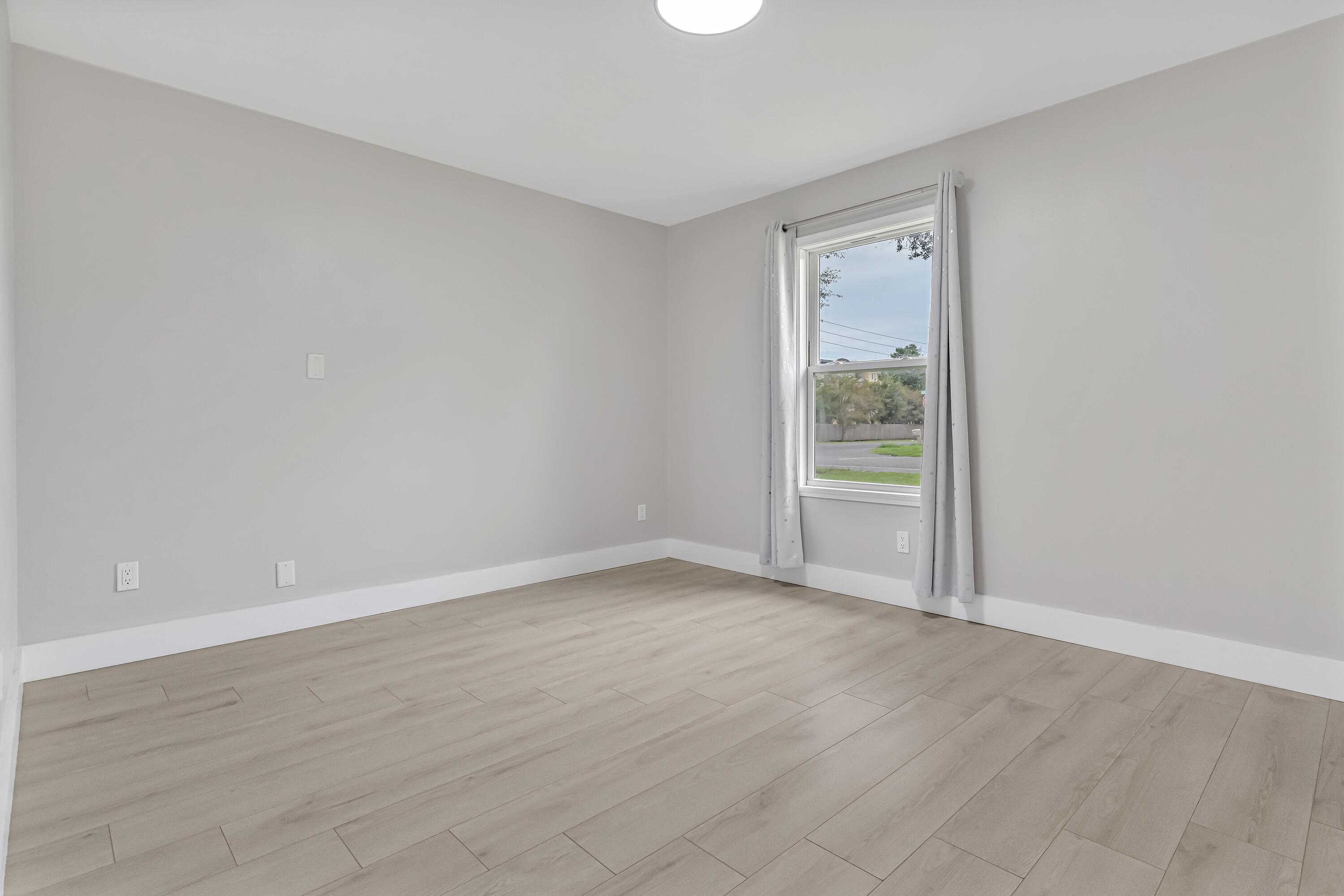 LLOYD & HETHERINGTON - Residential