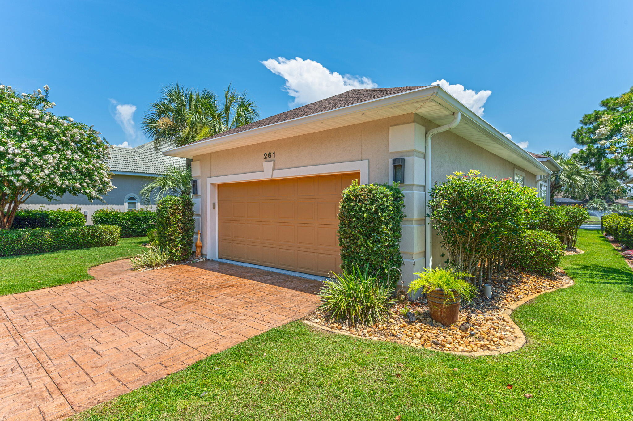 Emerald Lakes - Residential