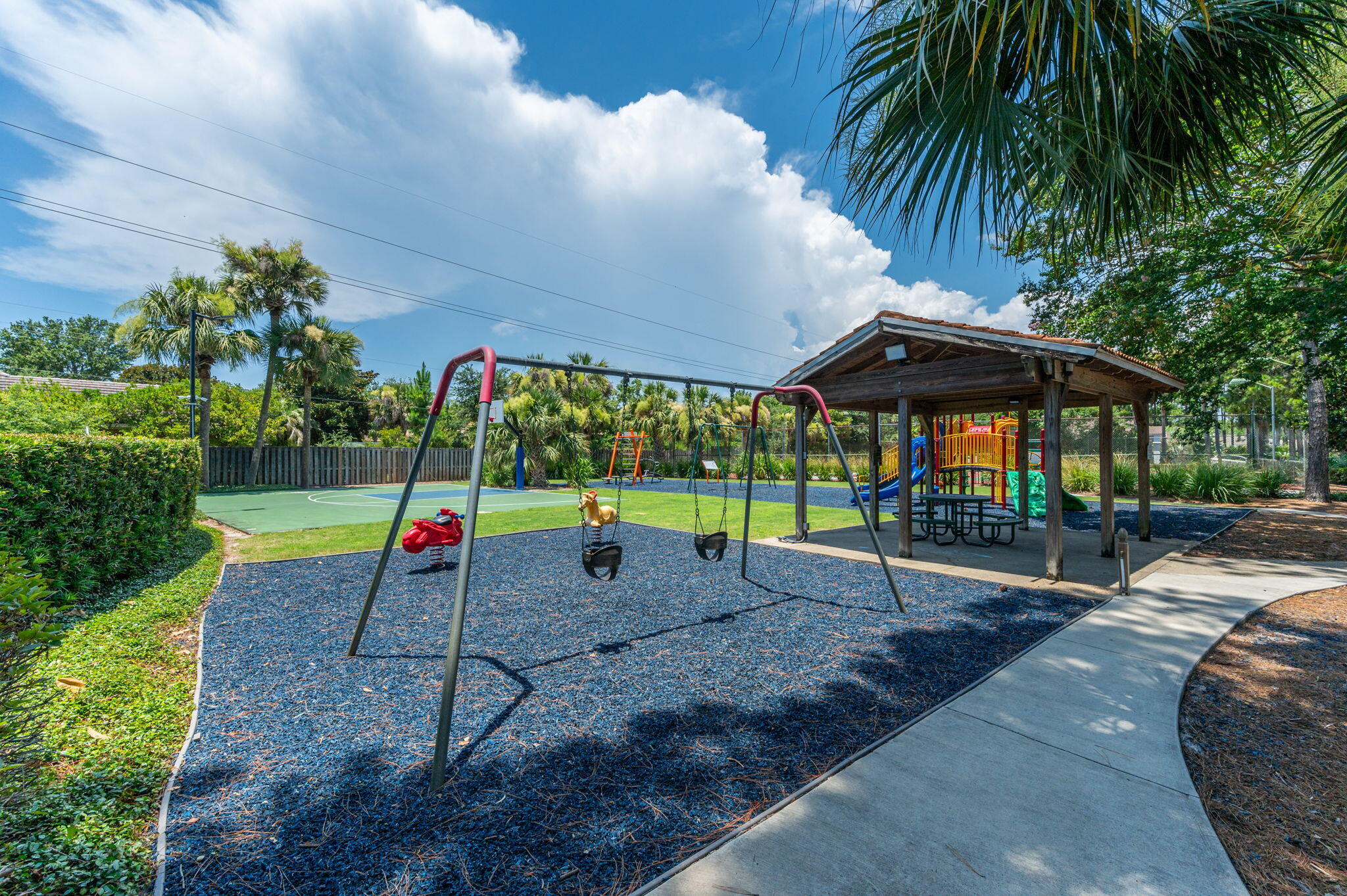 Emerald Lakes - Residential