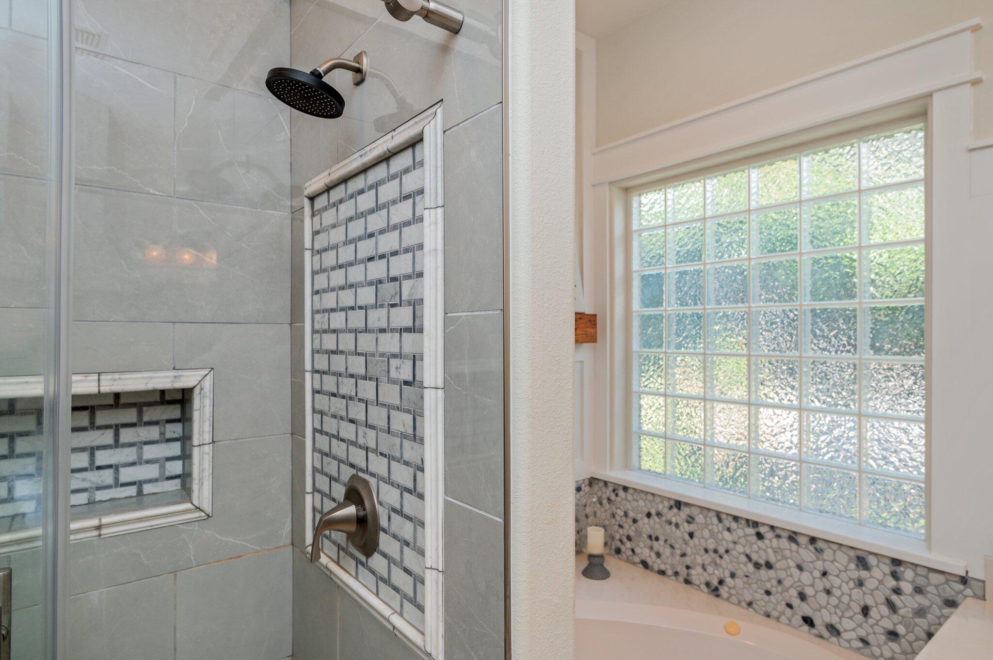 Emerald Lakes - Residential