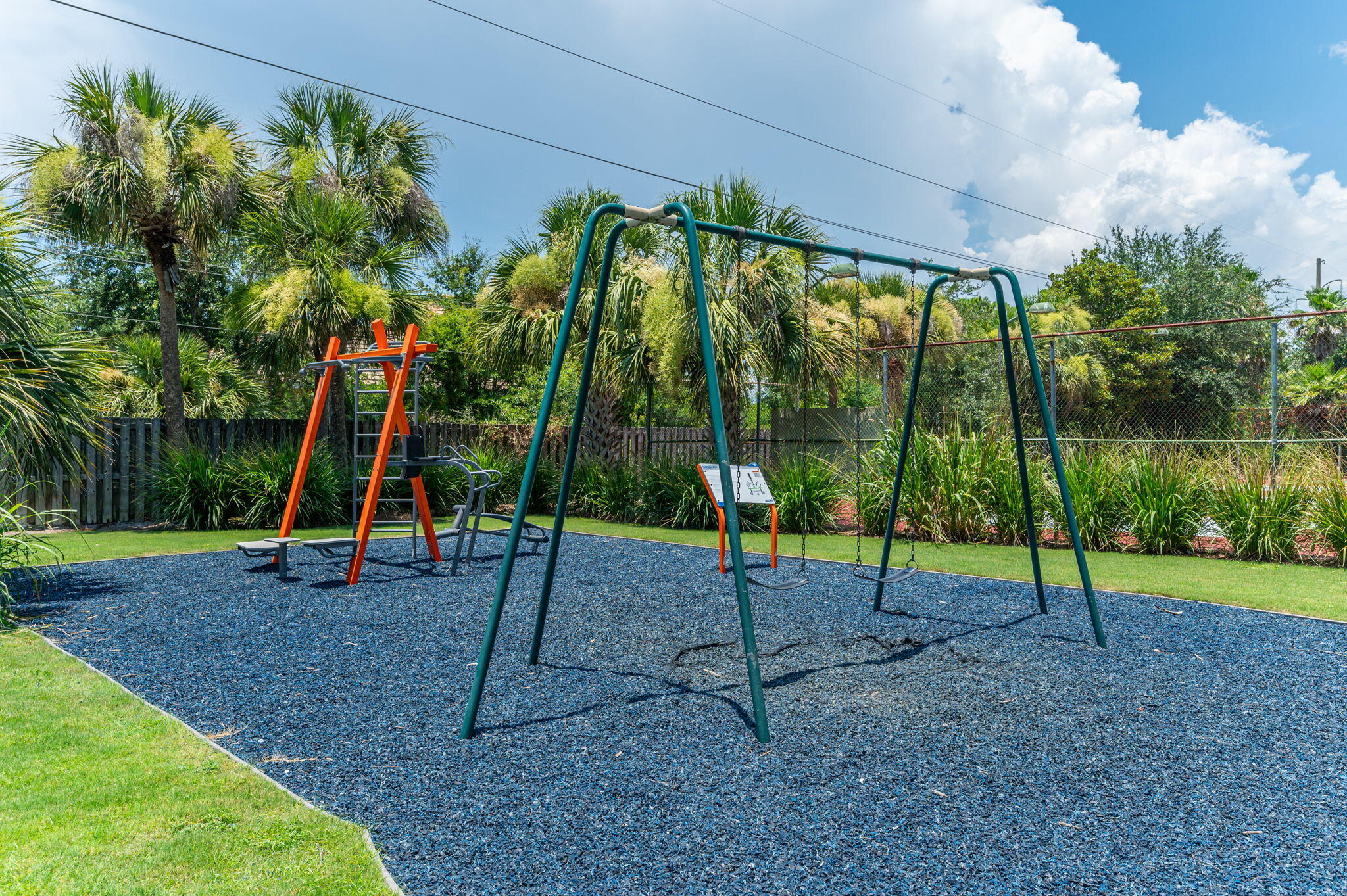 Emerald Lakes - Residential