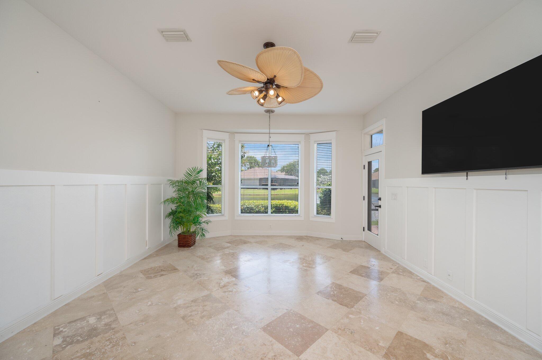 Emerald Lakes - Residential