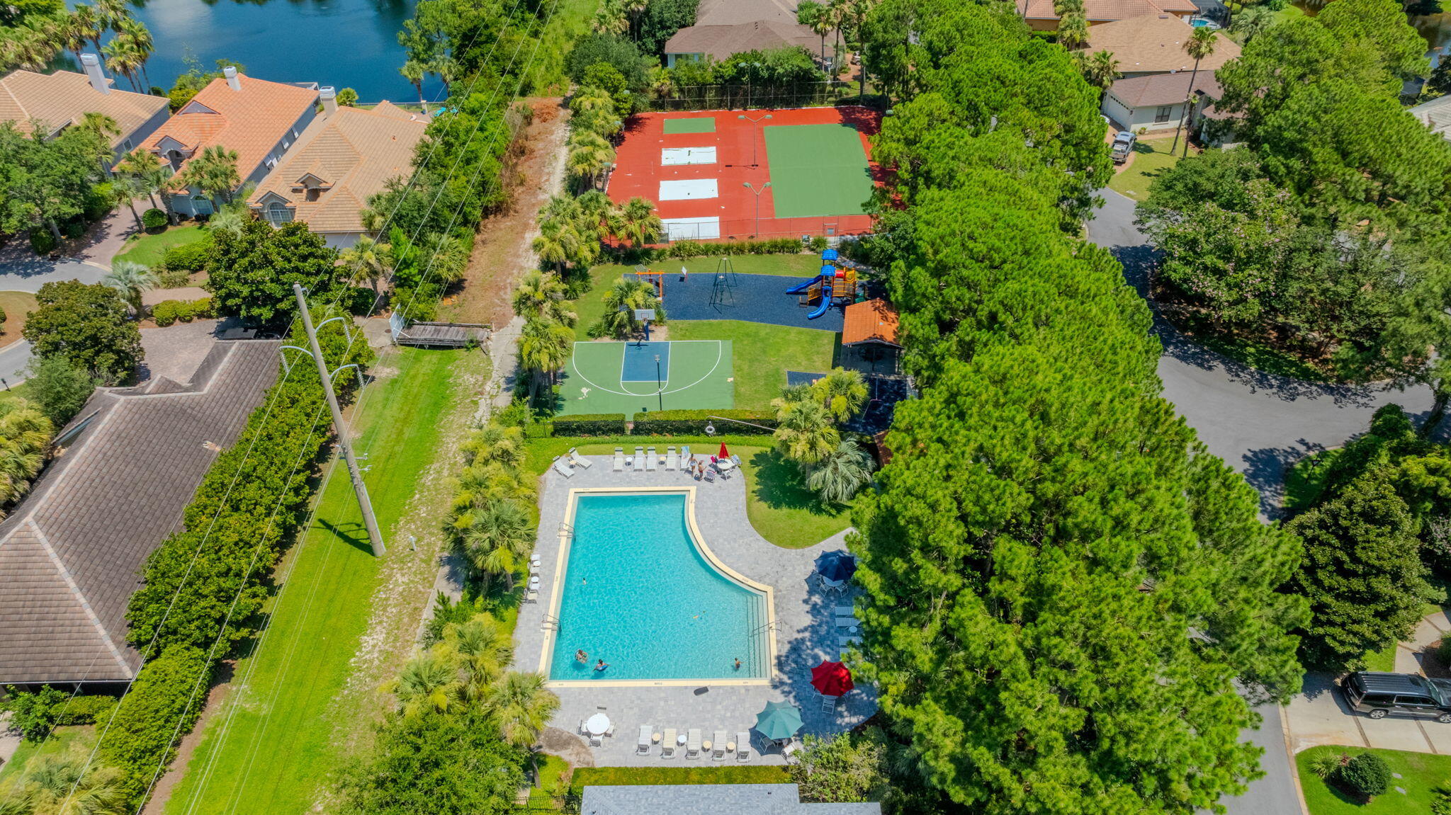 Emerald Lakes - Residential