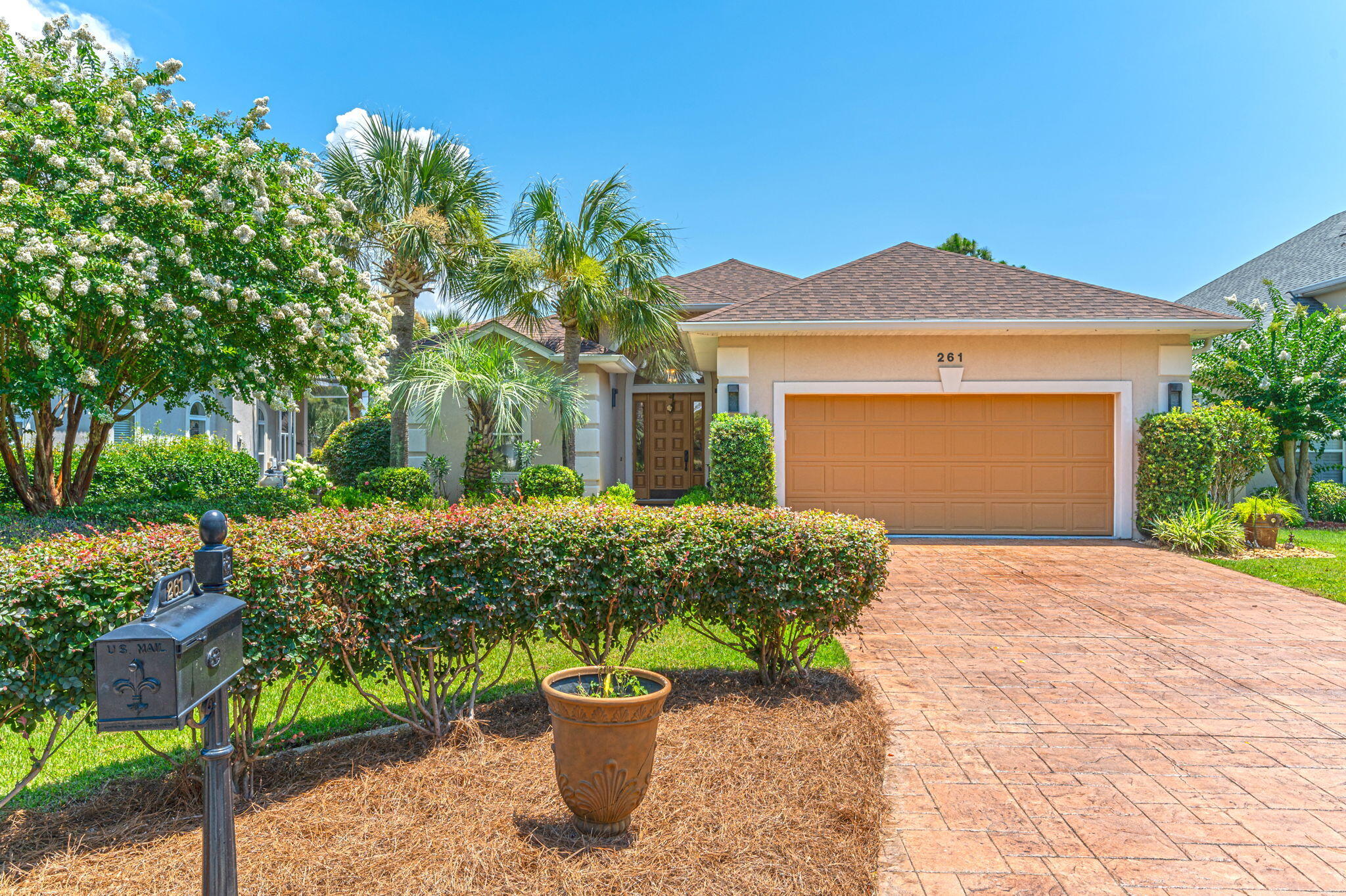 Emerald Lakes - Residential