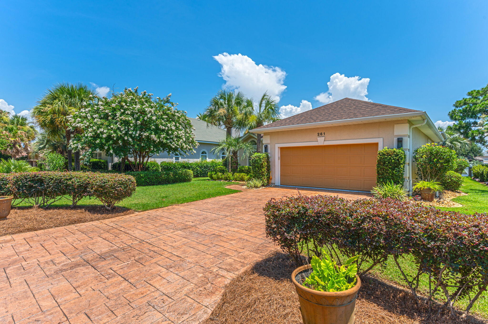 Emerald Lakes - Residential