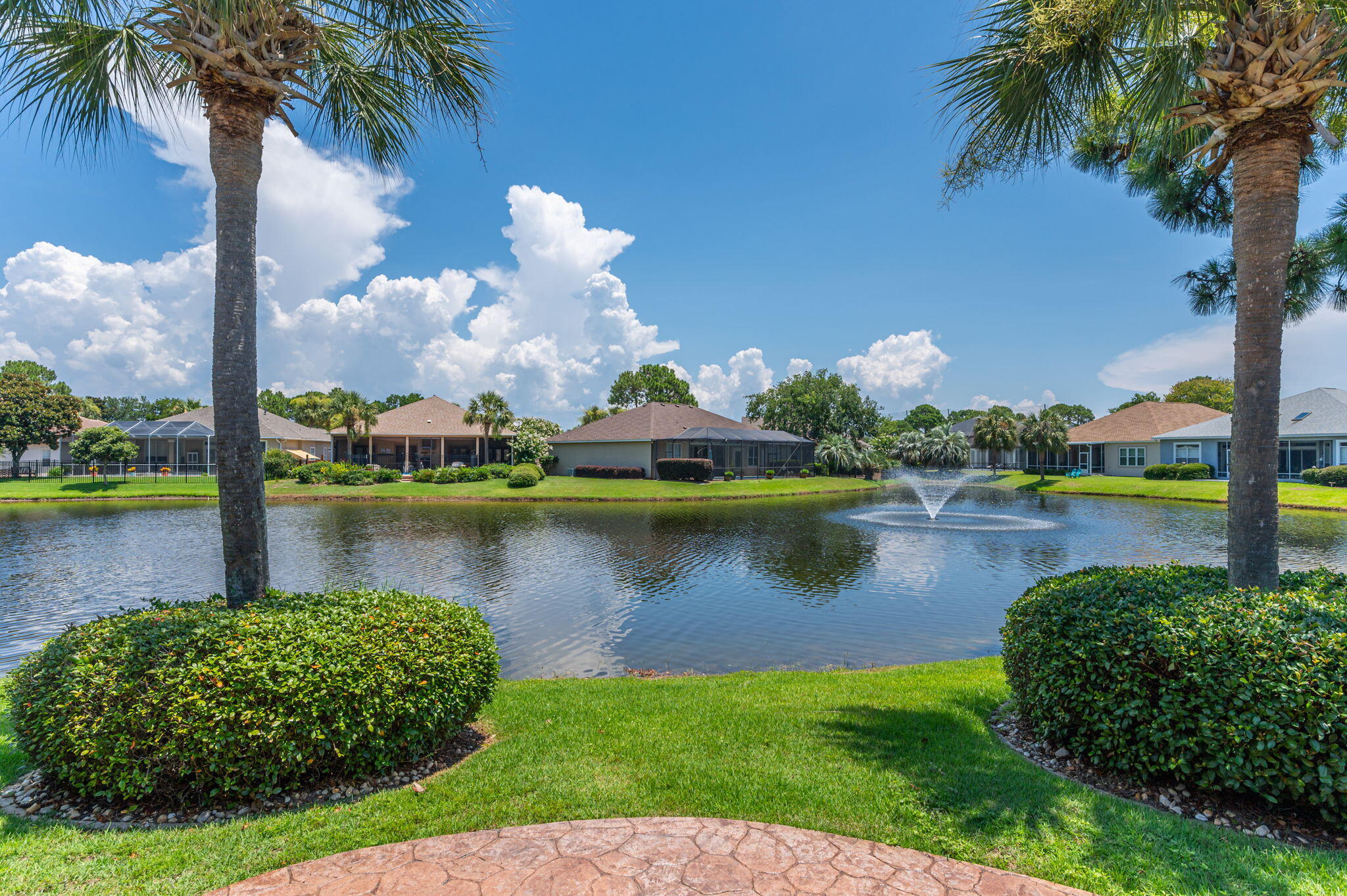 Emerald Lakes - Residential