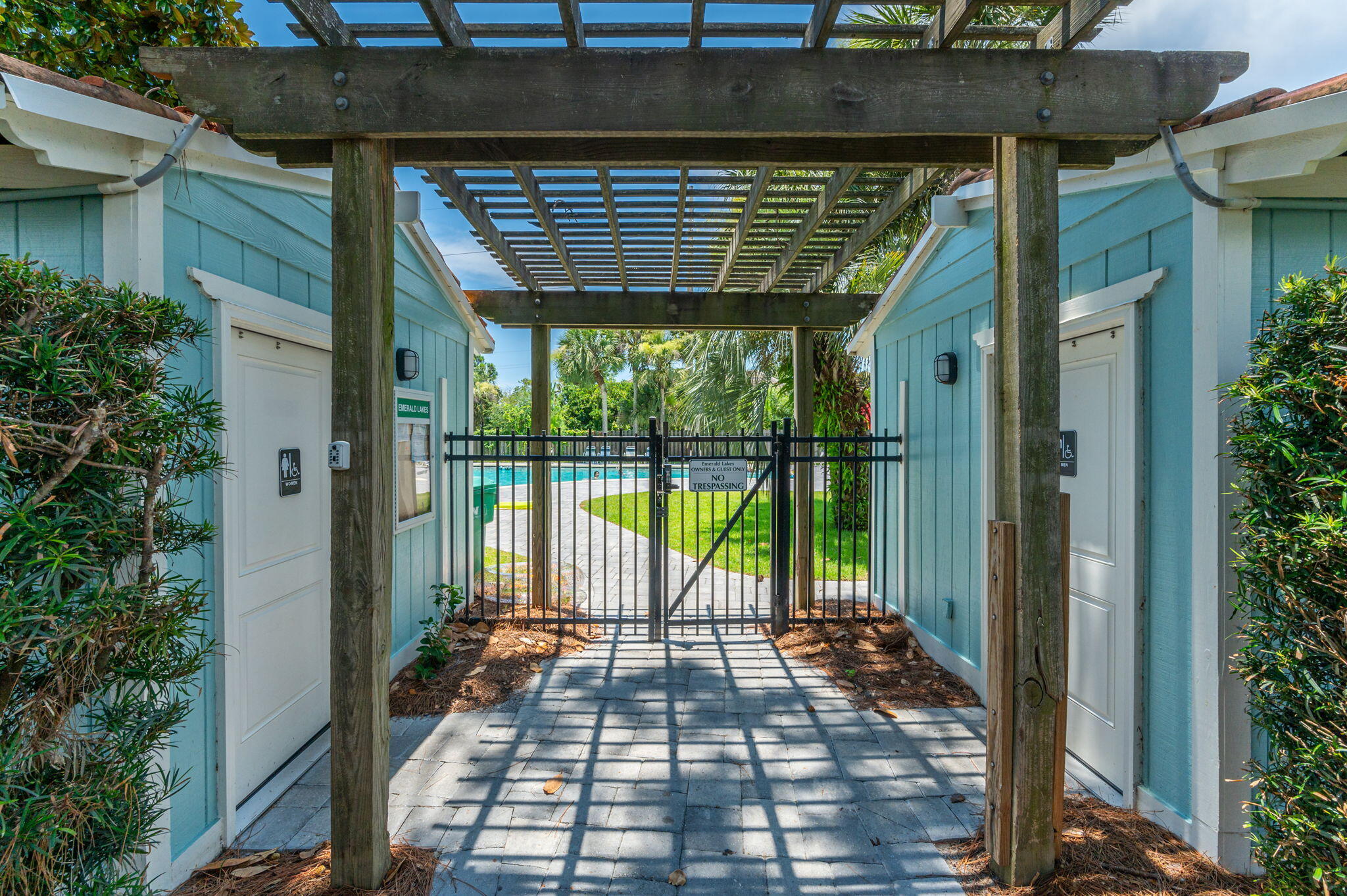 Emerald Lakes - Residential