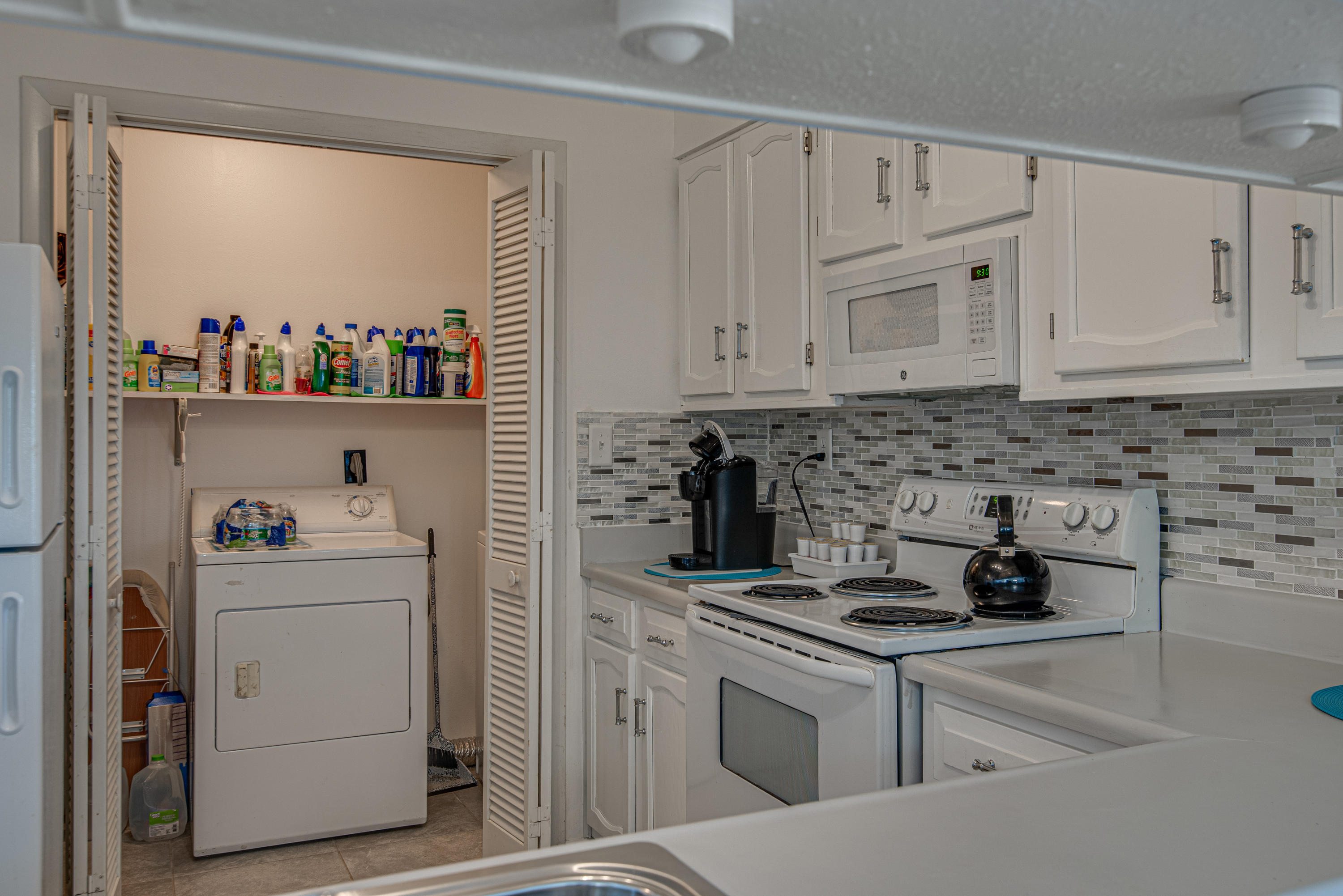 BEACHVIEW CONDOMINIUM - Residential