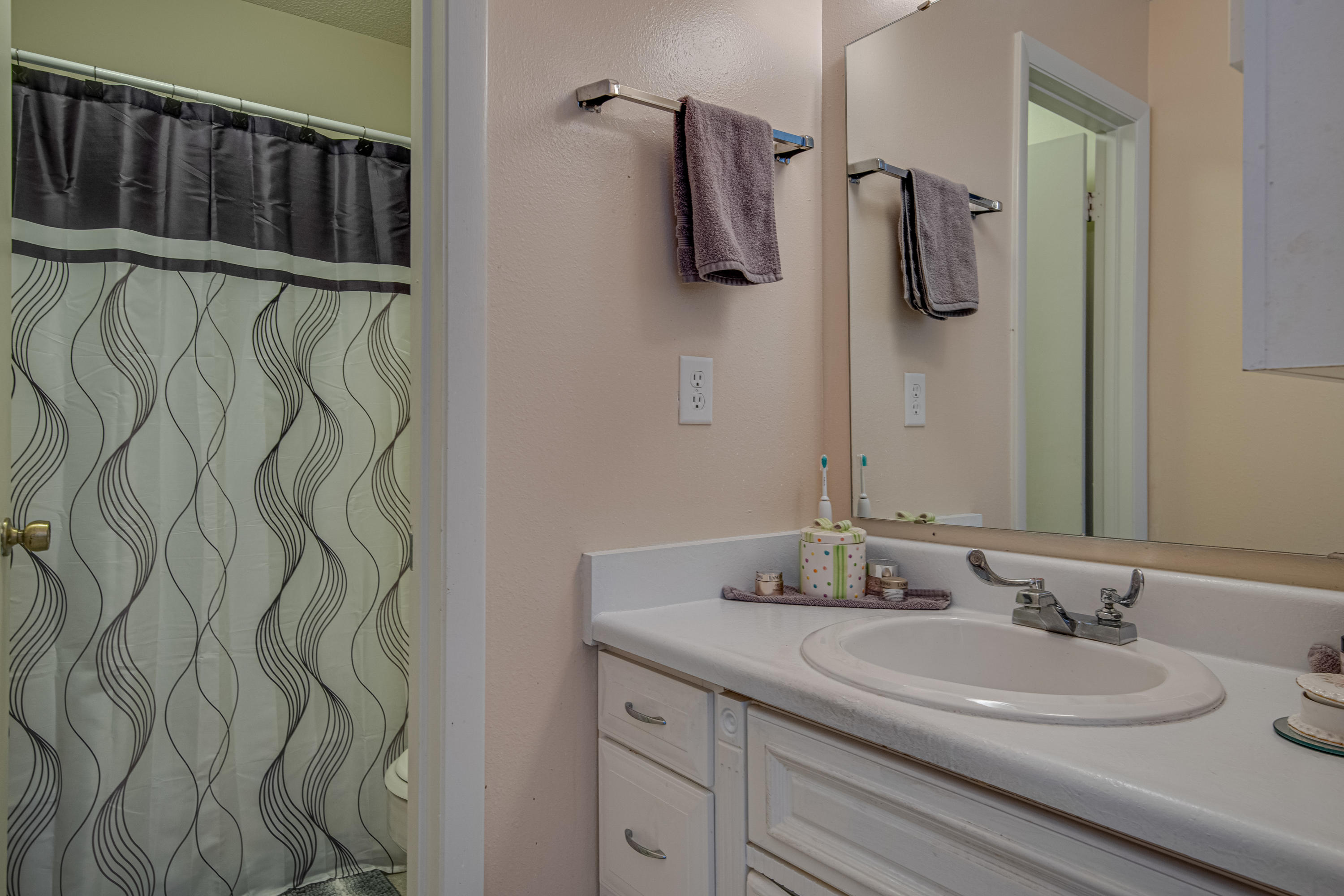 BEACHVIEW CONDOMINIUM - Residential