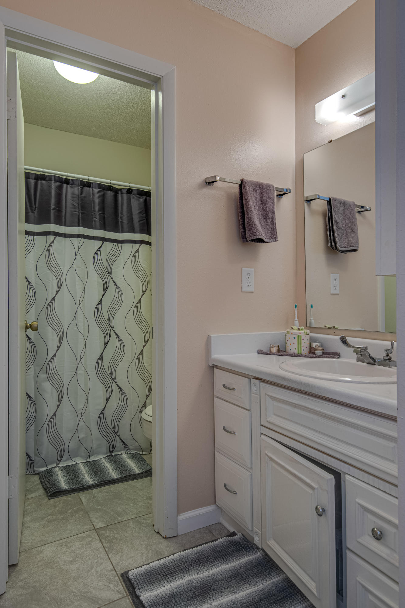 BEACHVIEW CONDOMINIUM - Residential