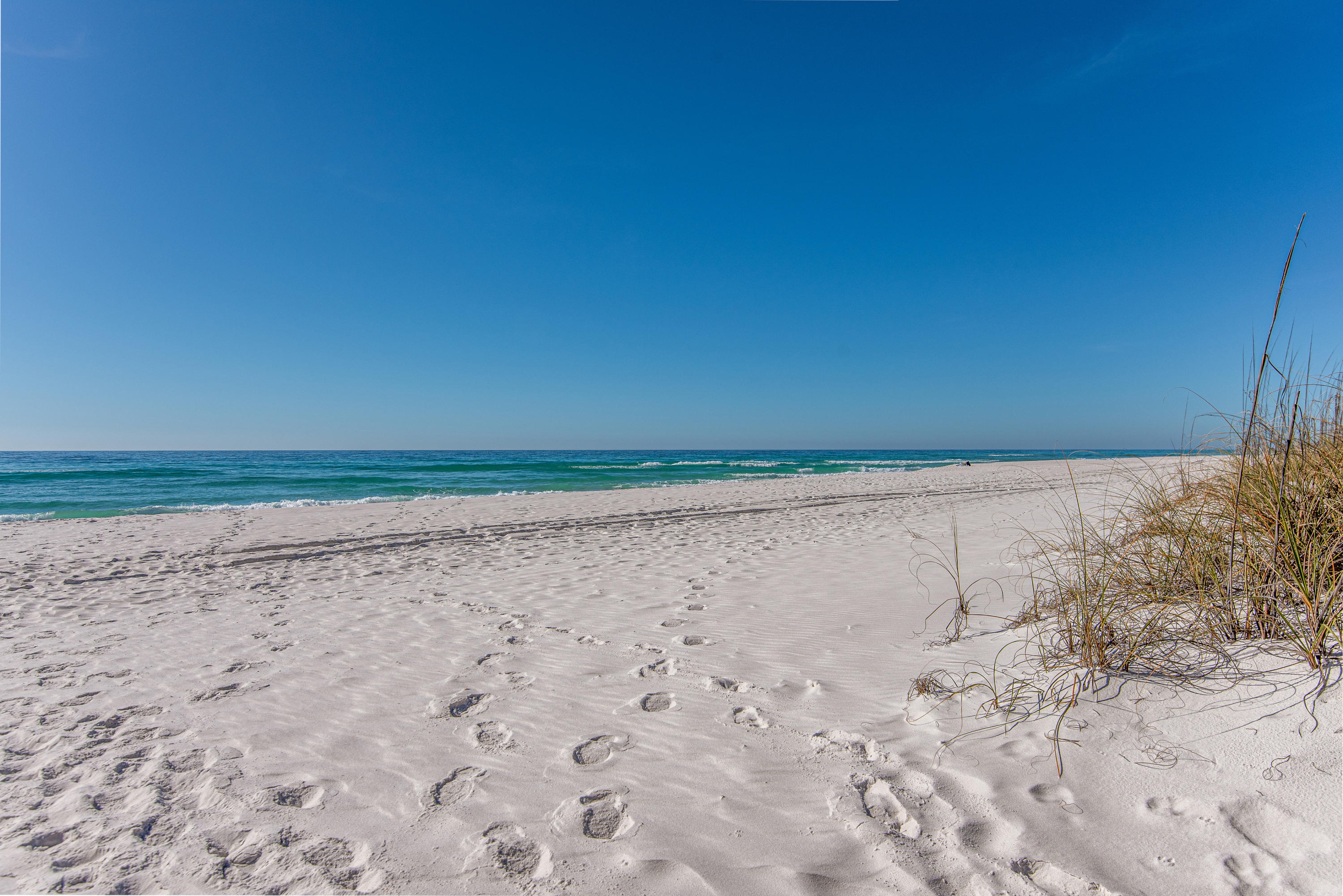 BEACHVIEW CONDOMINIUM - Residential