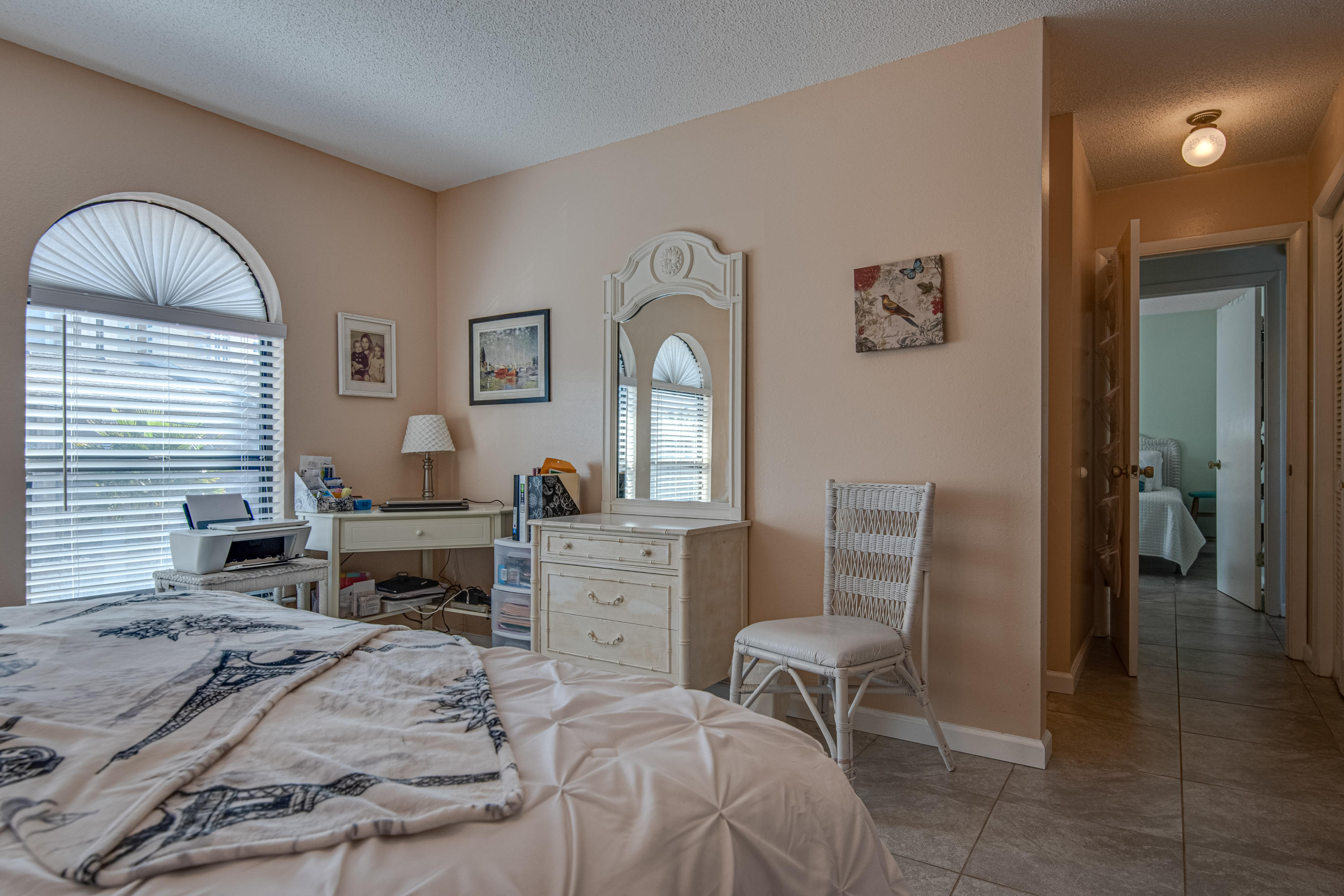 BEACHVIEW CONDOMINIUM - Residential