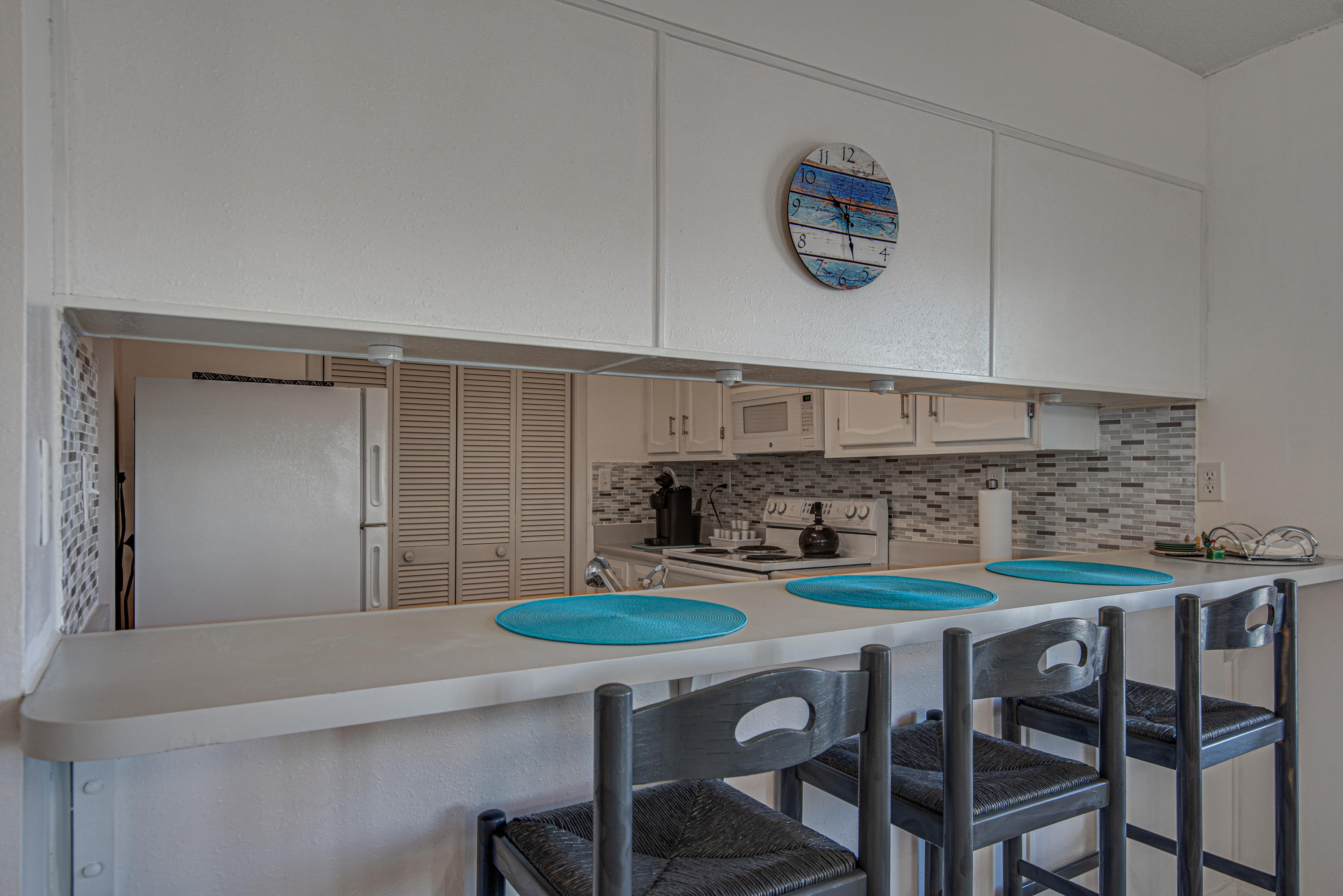 BEACHVIEW CONDOMINIUM - Residential