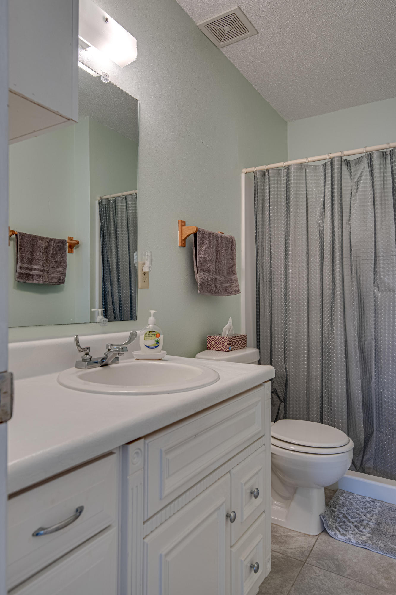 BEACHVIEW CONDOMINIUM - Residential