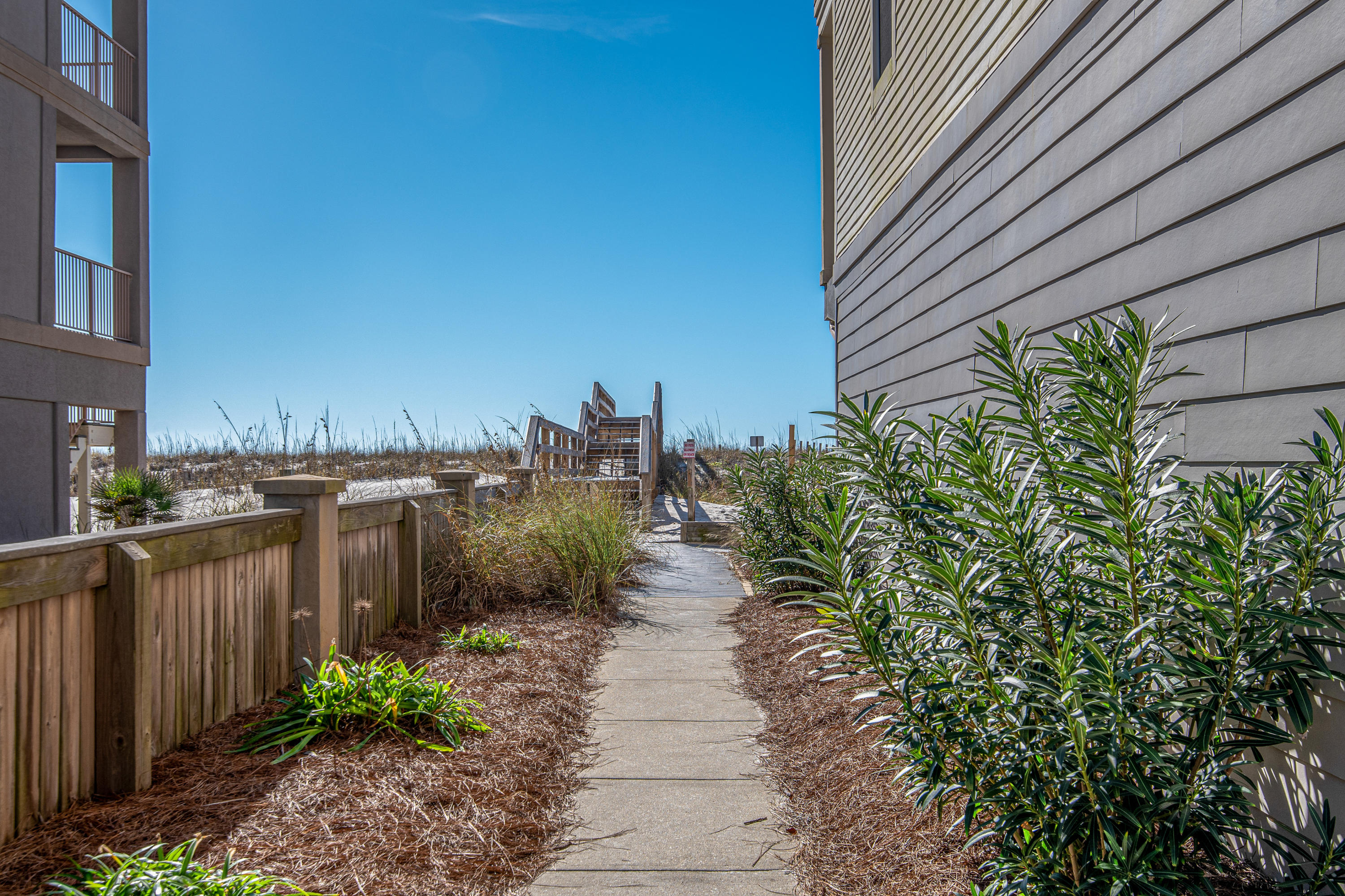 BEACHVIEW CONDOMINIUM - Residential