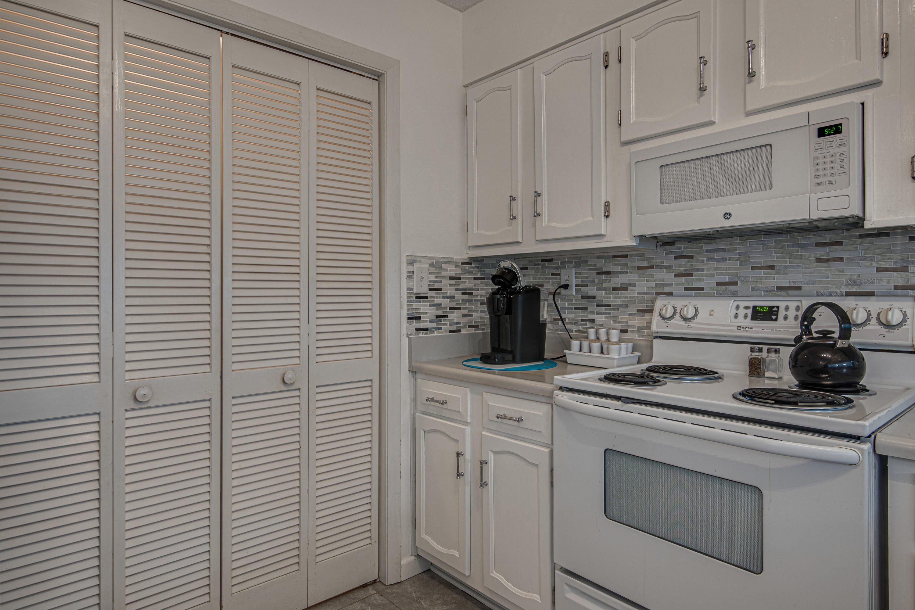 BEACHVIEW CONDOMINIUM - Residential