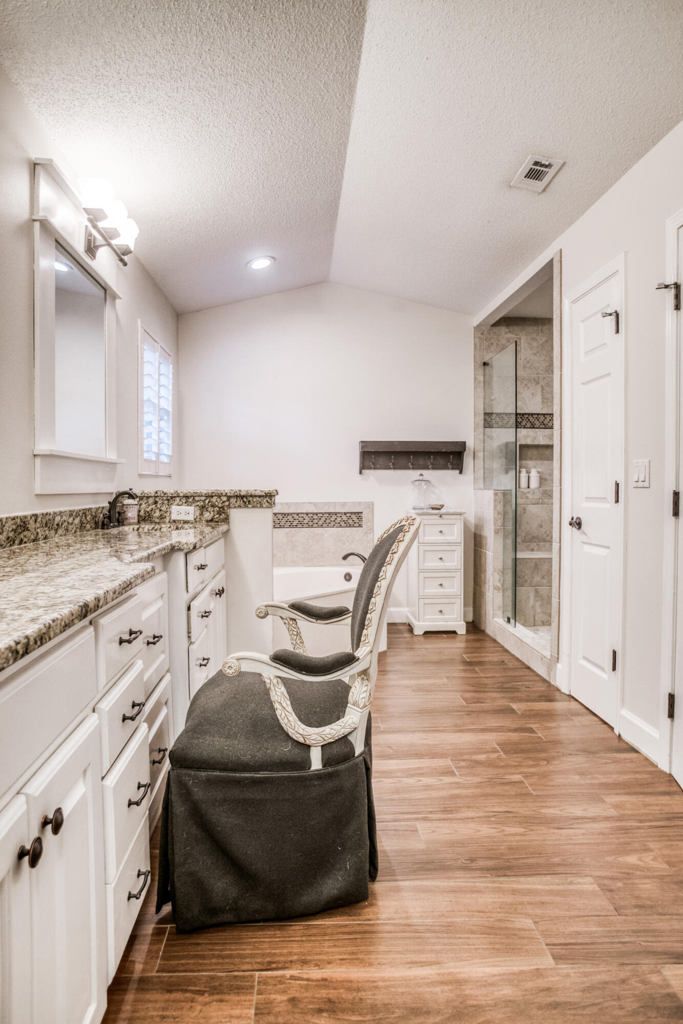 GLENLAKE PH 1 - Residential