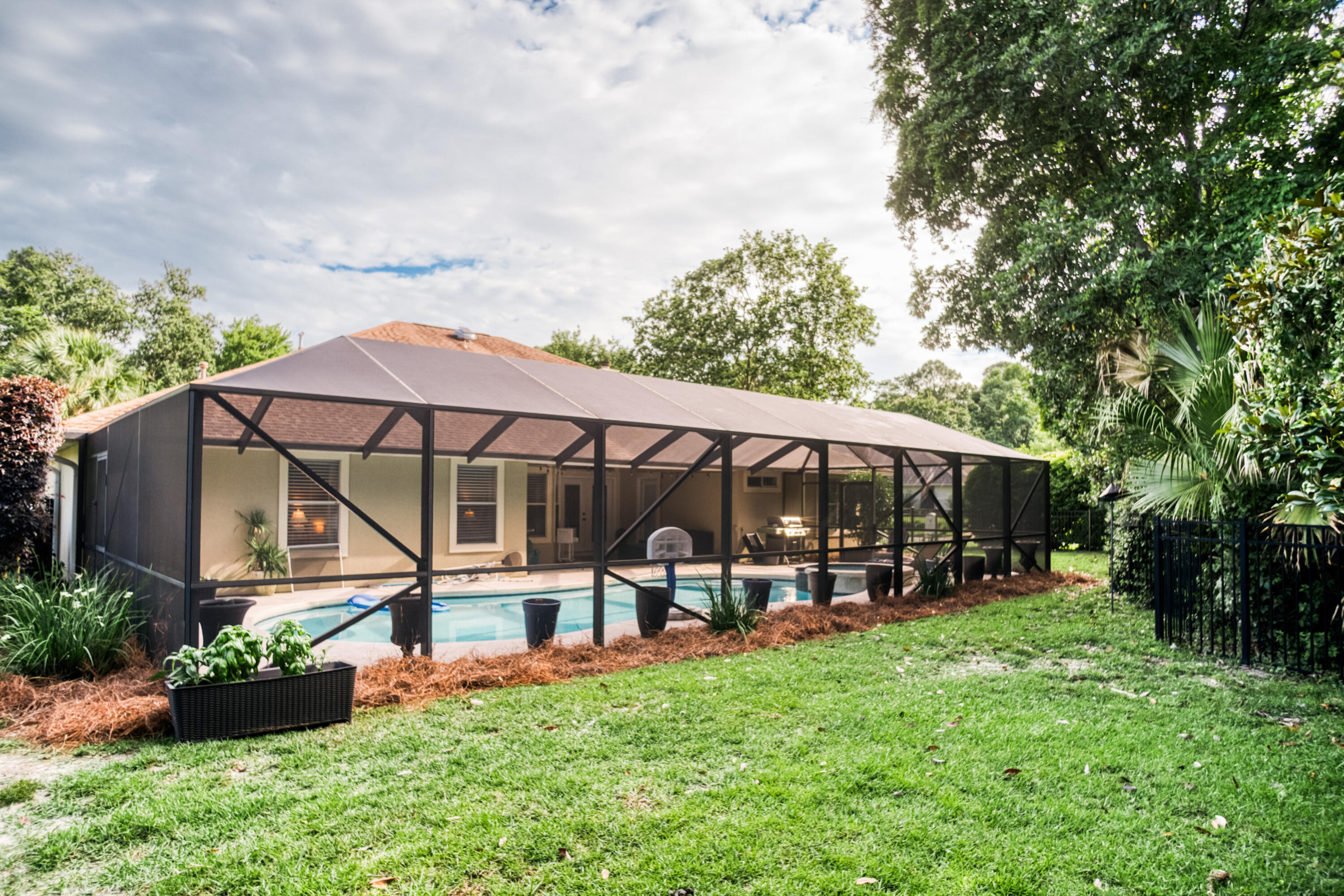 GLENLAKE PH 1 - Residential