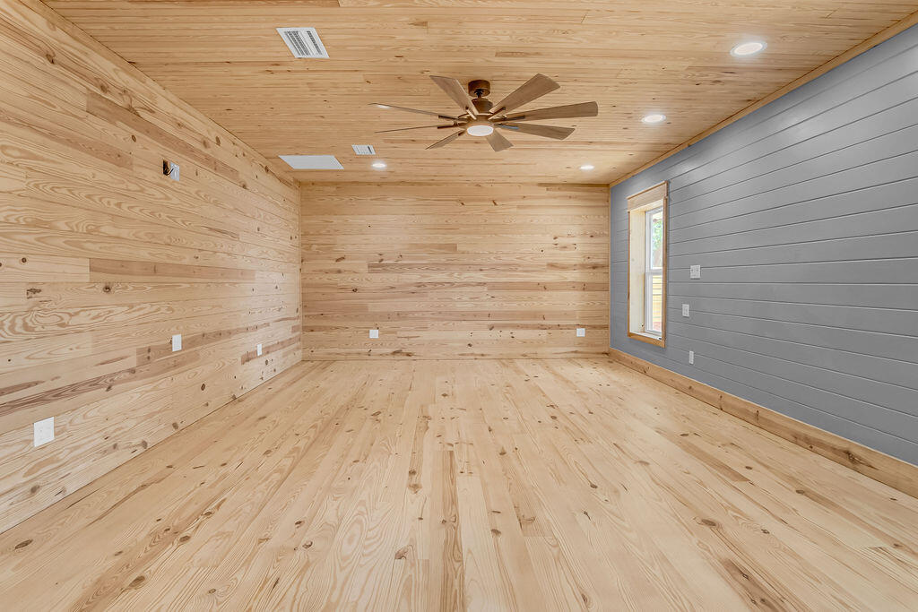 NORTHWOOD - Residential Lease