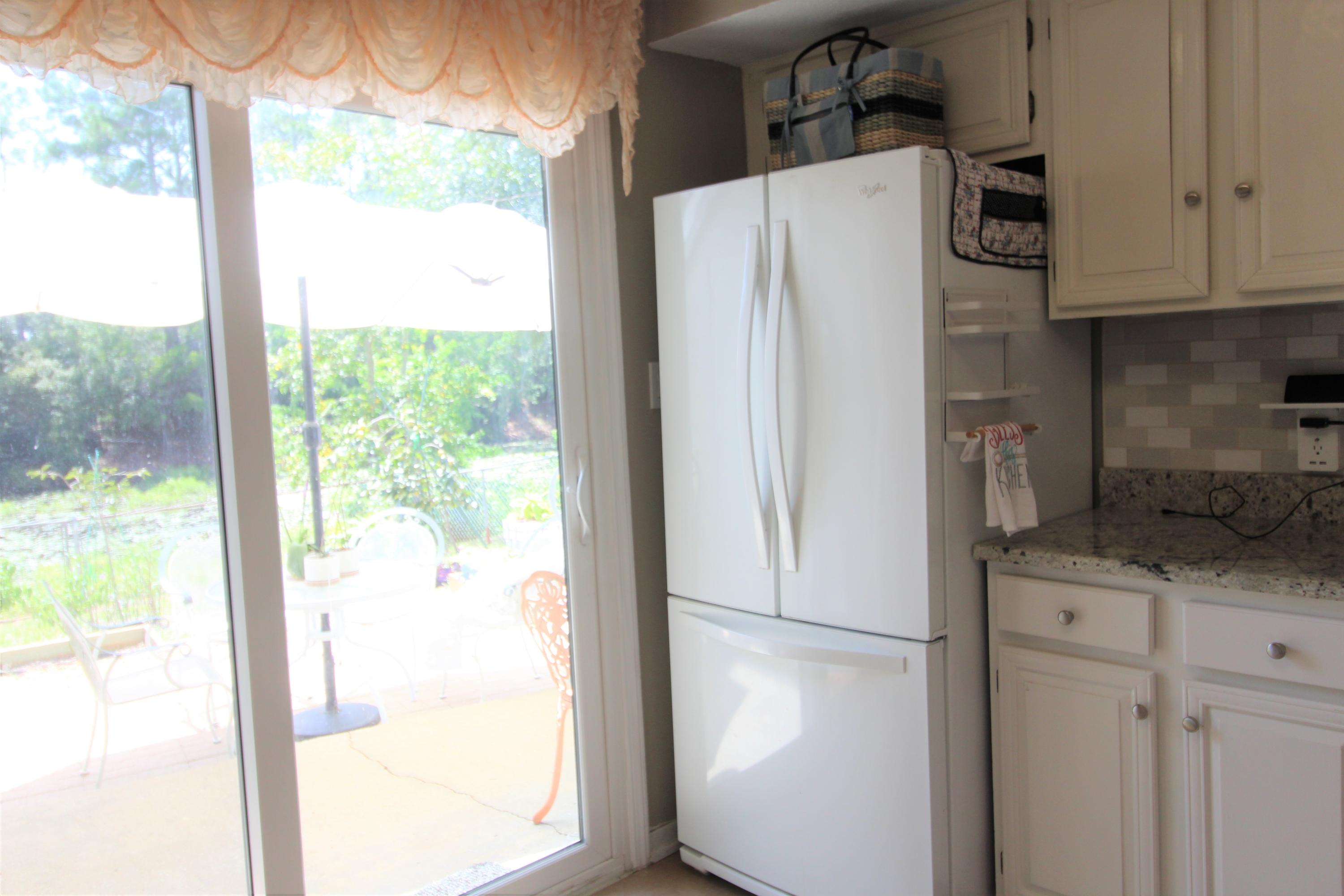 CLOVERDALE LAKE - Residential