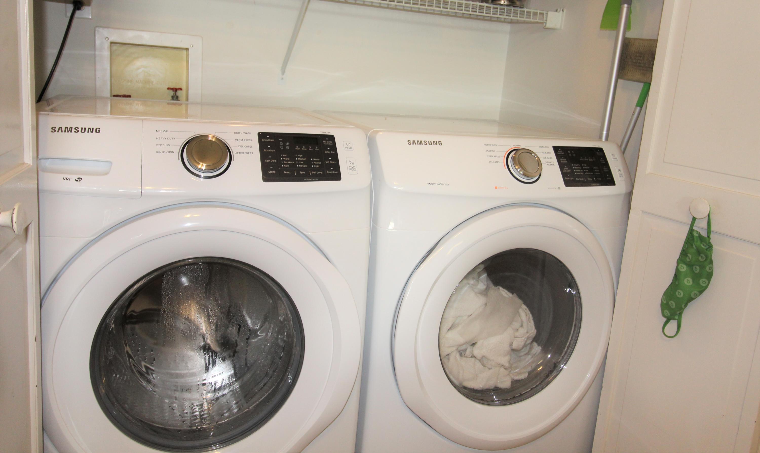 CLOVERDALE LAKE - Residential