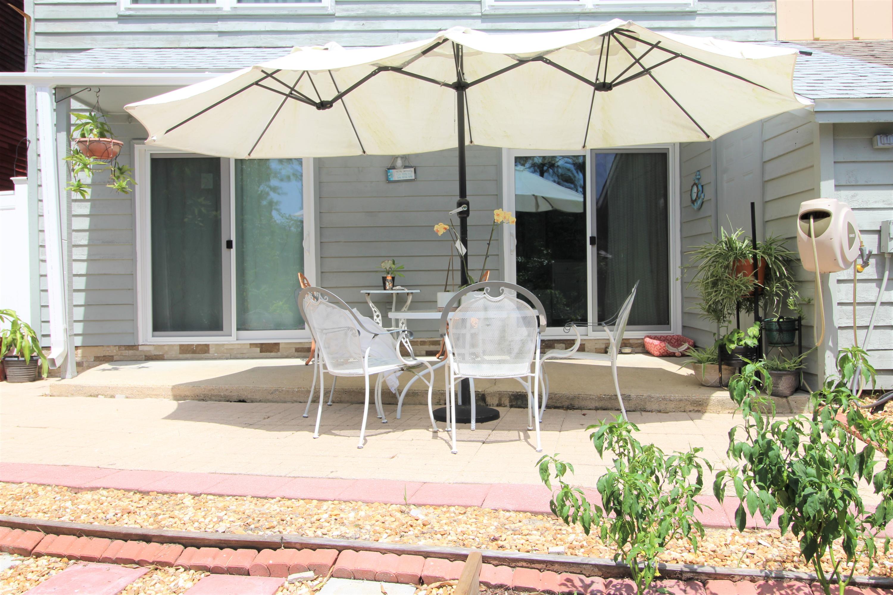 CLOVERDALE LAKE - Residential