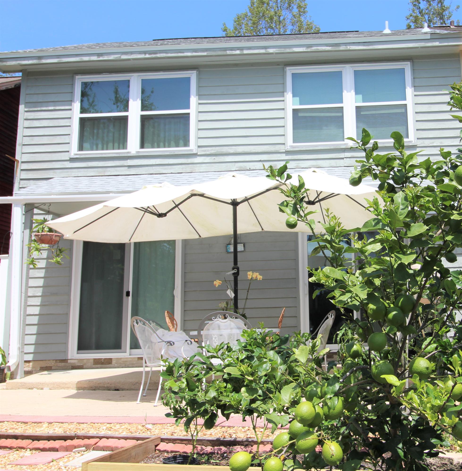 CLOVERDALE LAKE - Residential