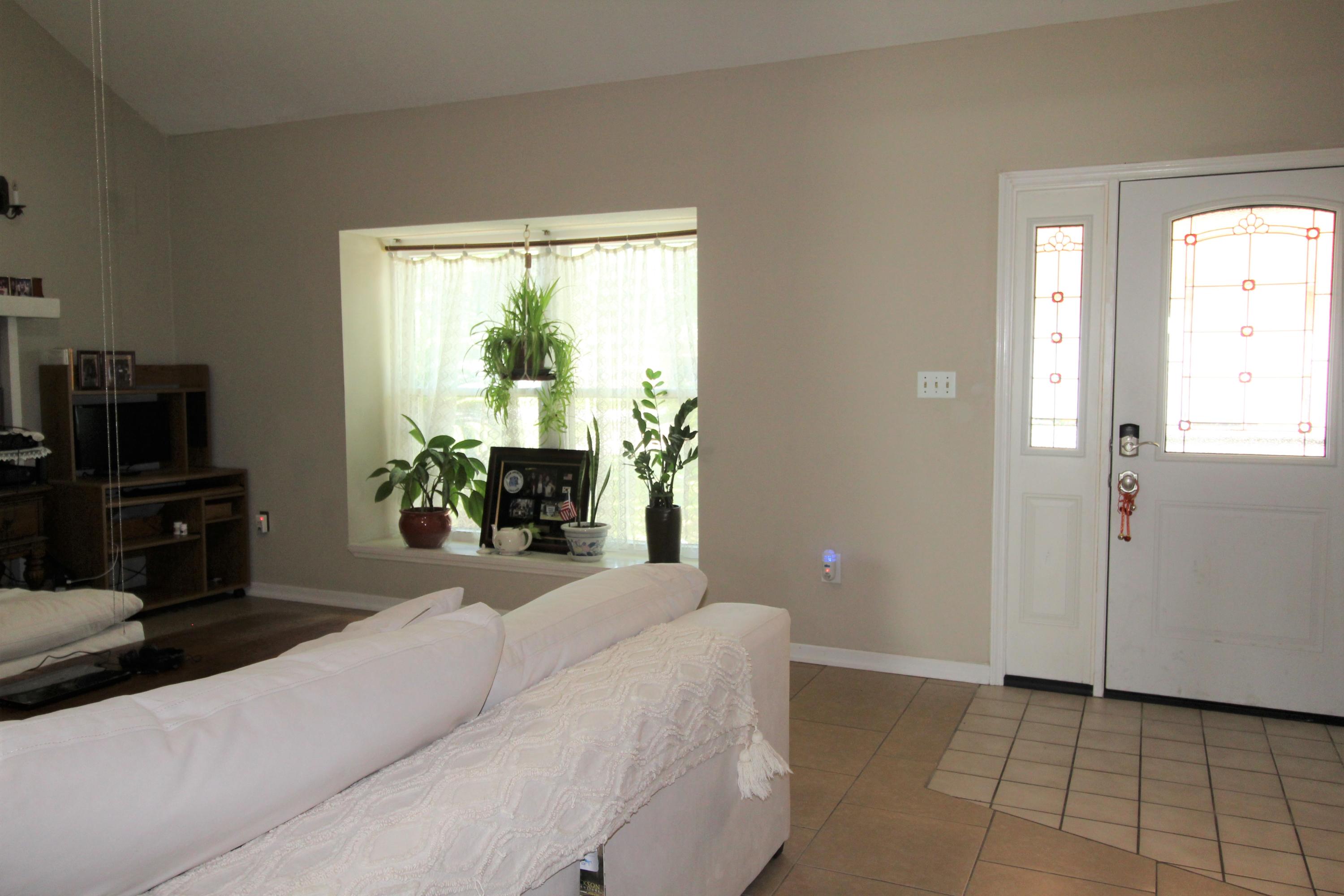 CLOVERDALE LAKE - Residential