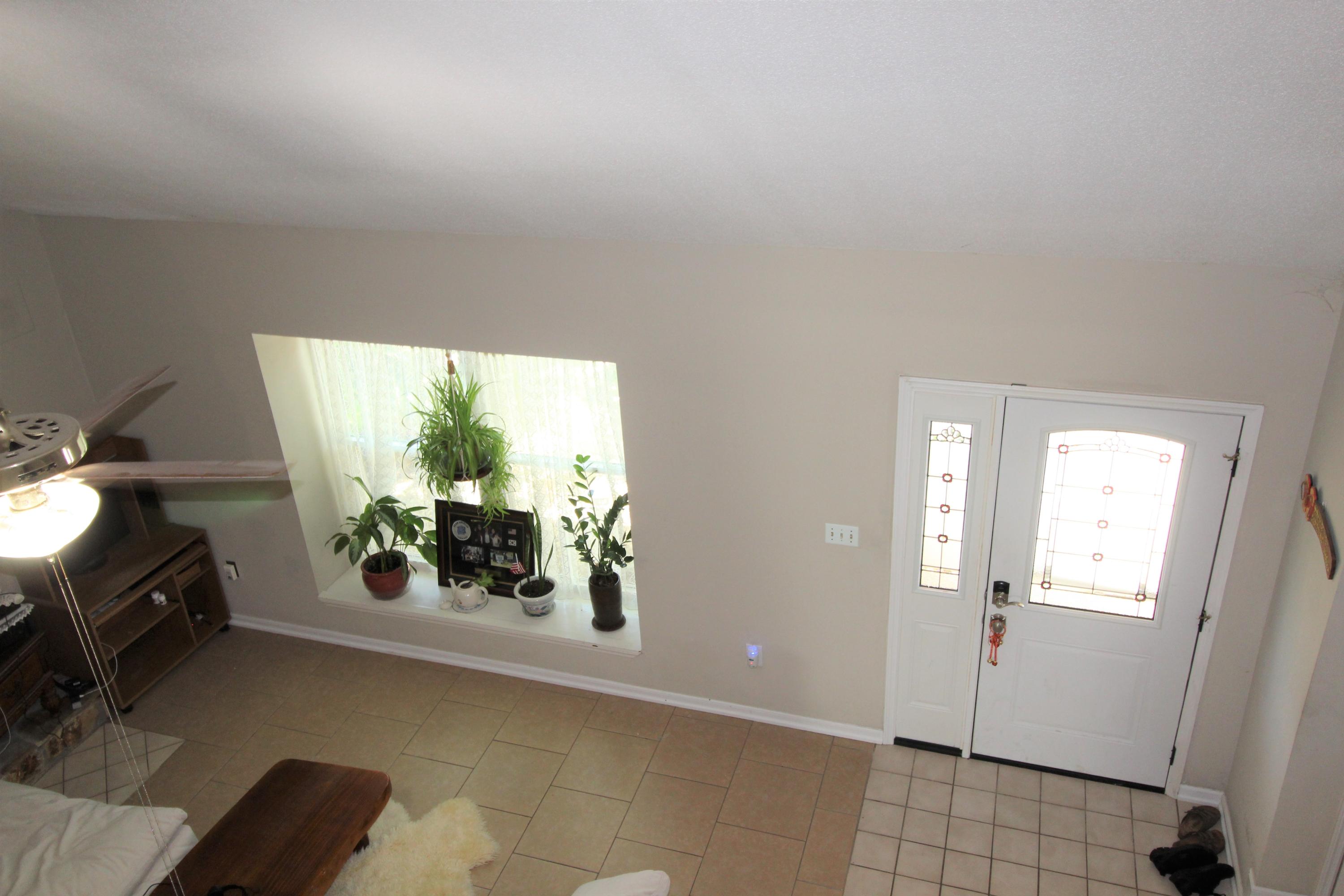 CLOVERDALE LAKE - Residential