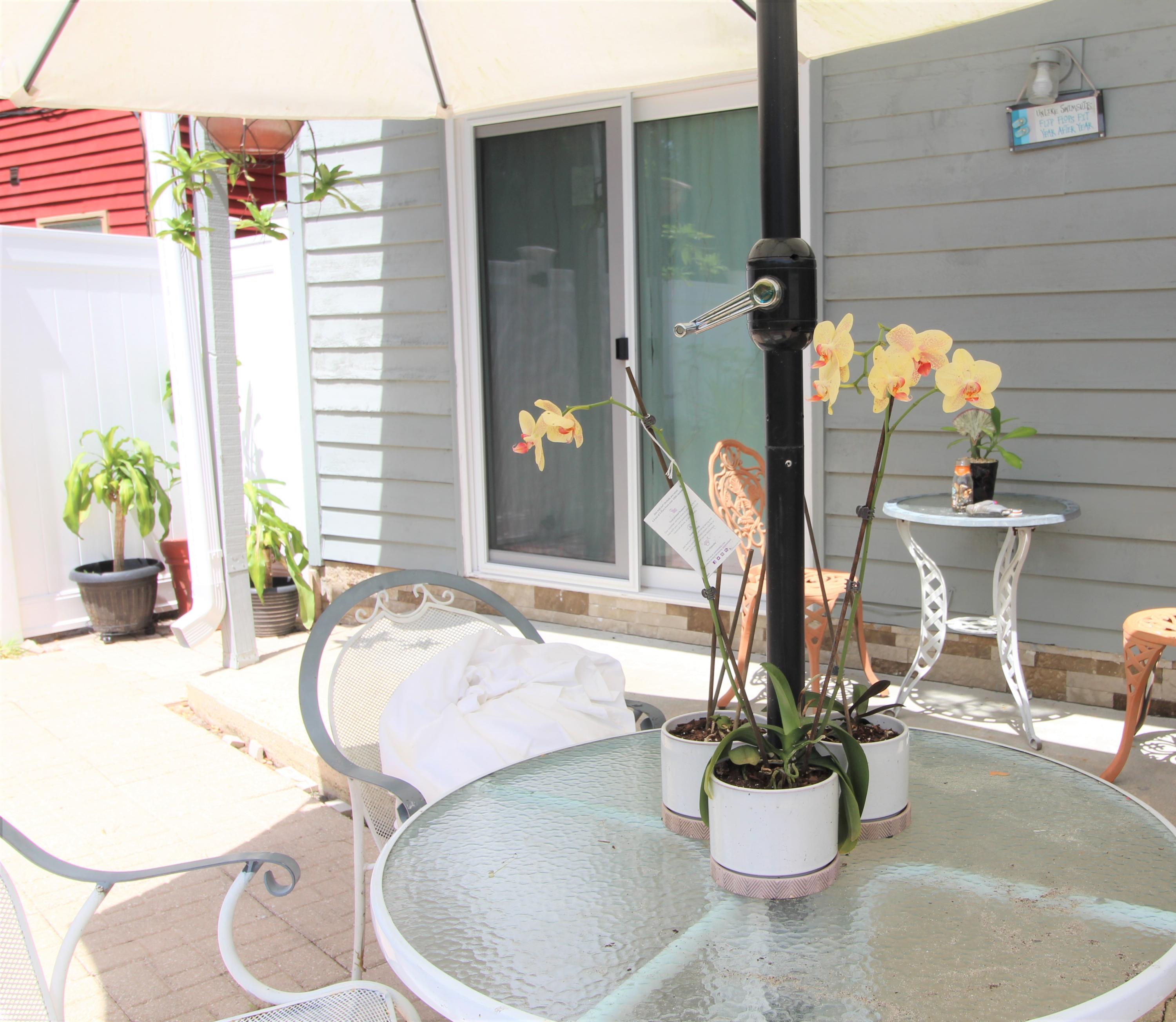 CLOVERDALE LAKE - Residential