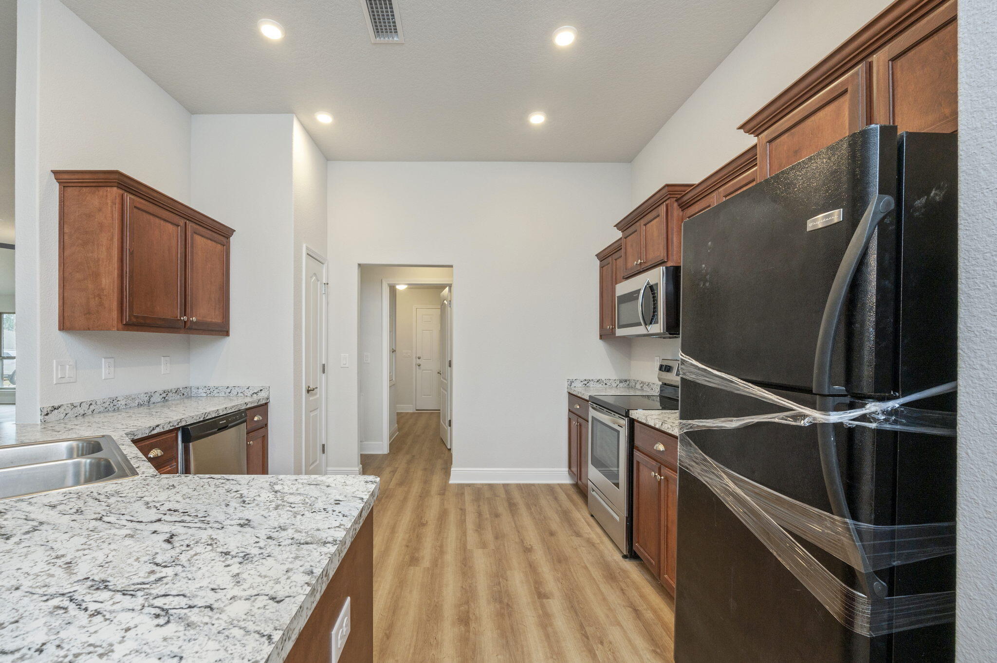 CHARLESTON PLACE - Residential Lease