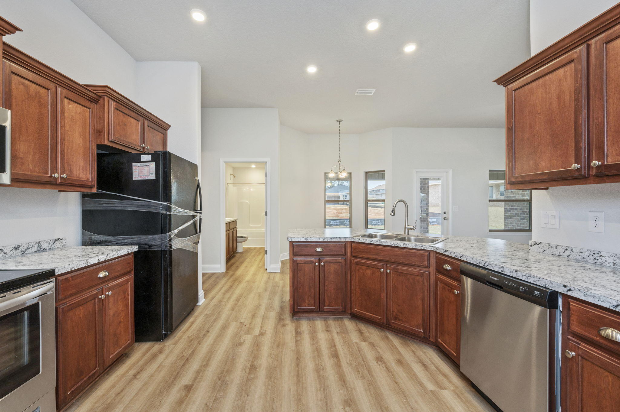 CHARLESTON PLACE - Residential Lease