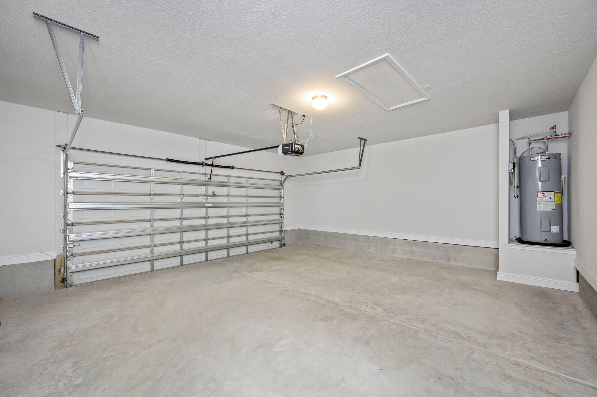 CHARLESTON PLACE - Residential Lease