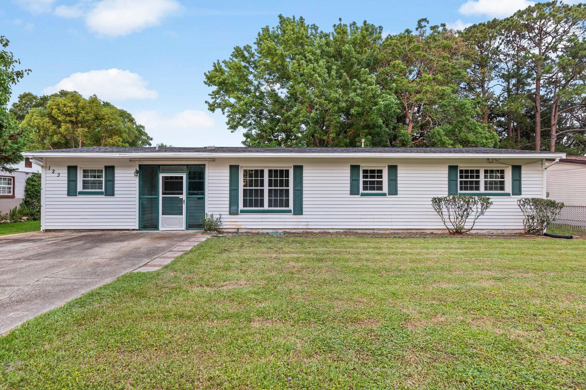 Quaint 4 bedroom, 1.5 bath home in the heart of Fort Walton Beach. Conveniently located and 5 minute drive to white sandy beaches. New outdoor power box recently installed. Gas water heater - 2017, HVAC - 2010, 20x20 workshop has electricity (conveys As-is). The home has copper wiring. Great space for a first-time homebuyer, or an investment property. Schedule a showing and take a look.