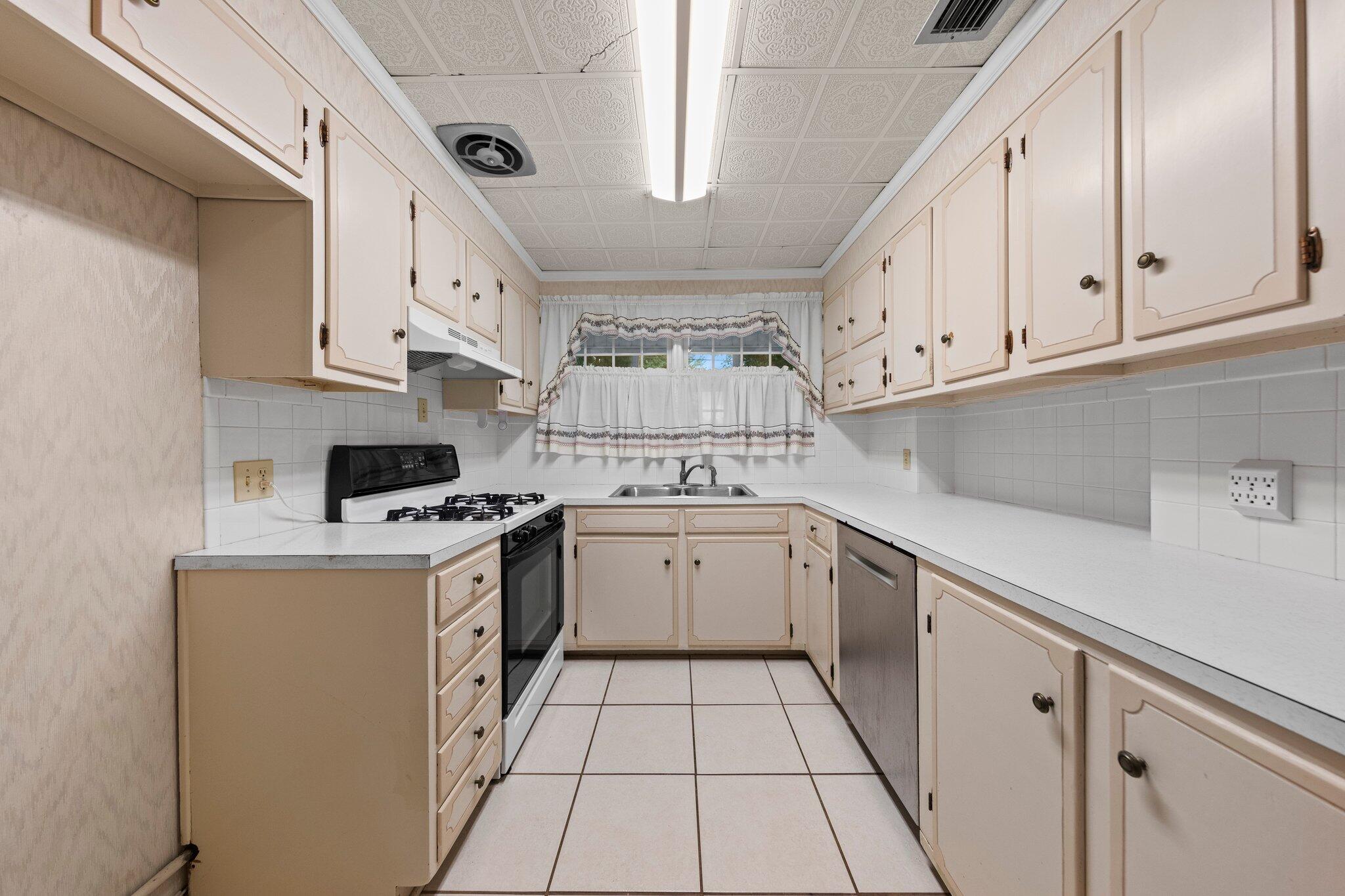 SEABREEZE ADD #4 - Residential