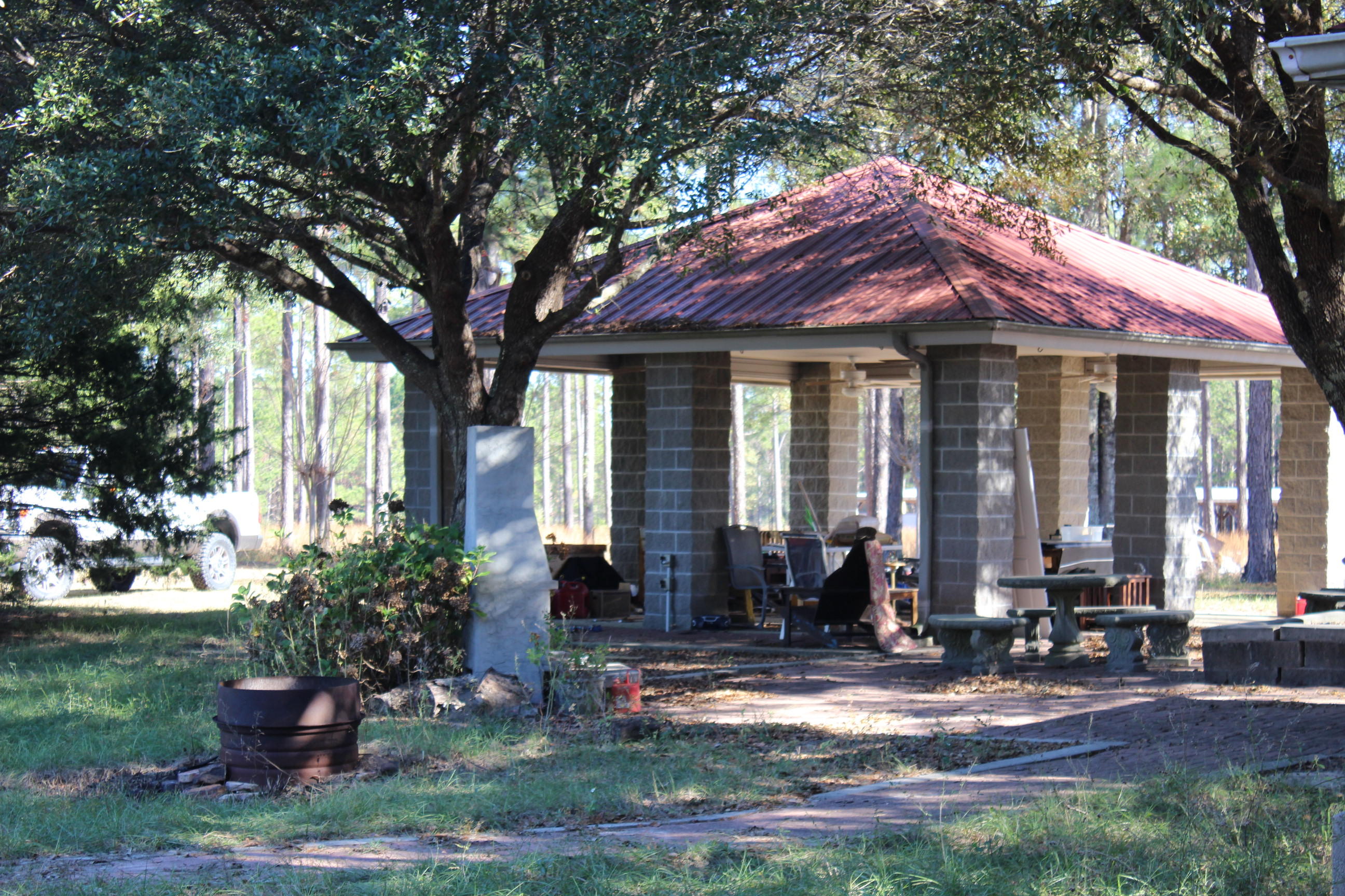 Harvey Lane, Pace Fl - Farm