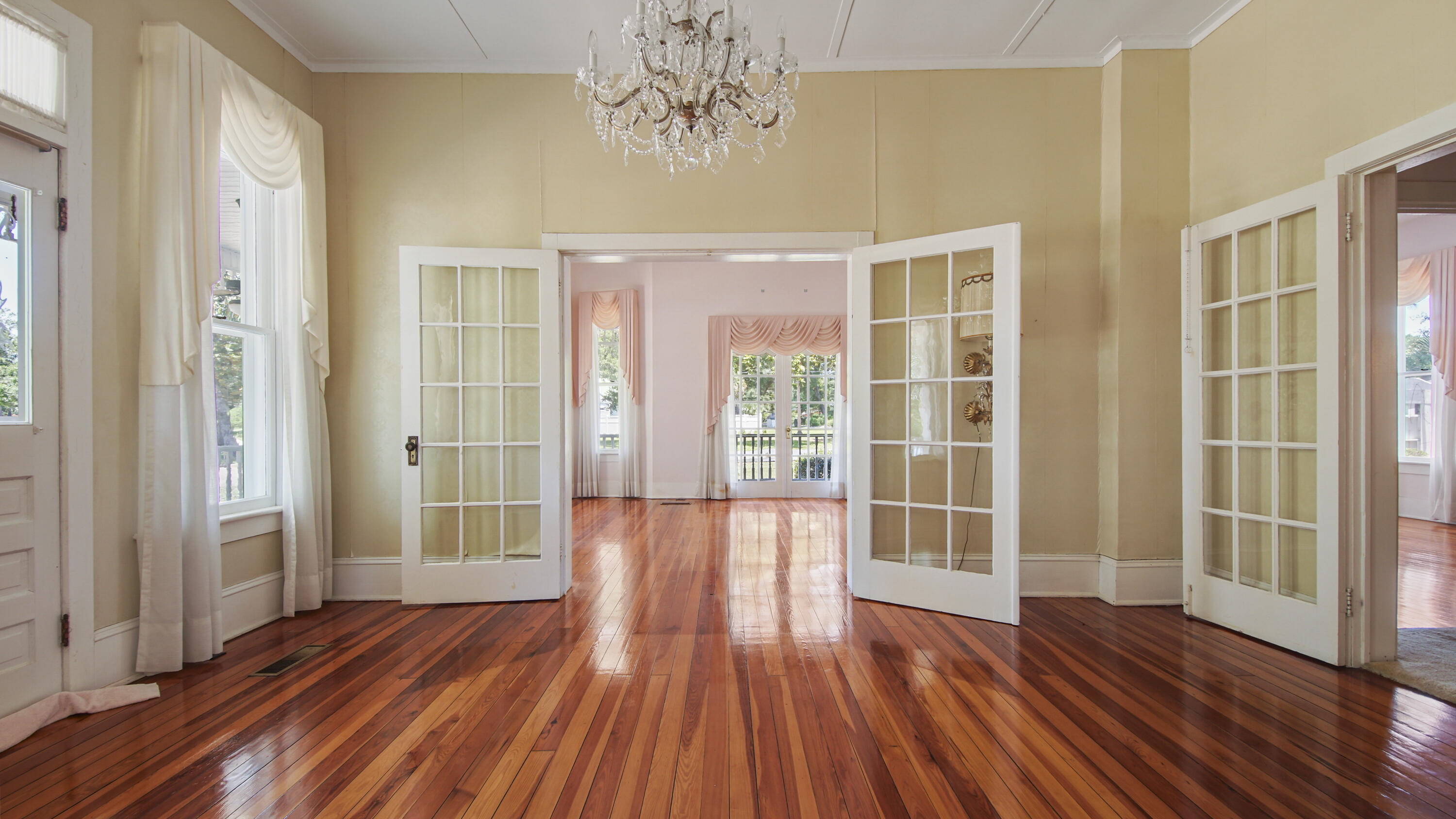 TOWN OF DEFUNIAK SPRINGS - Residential