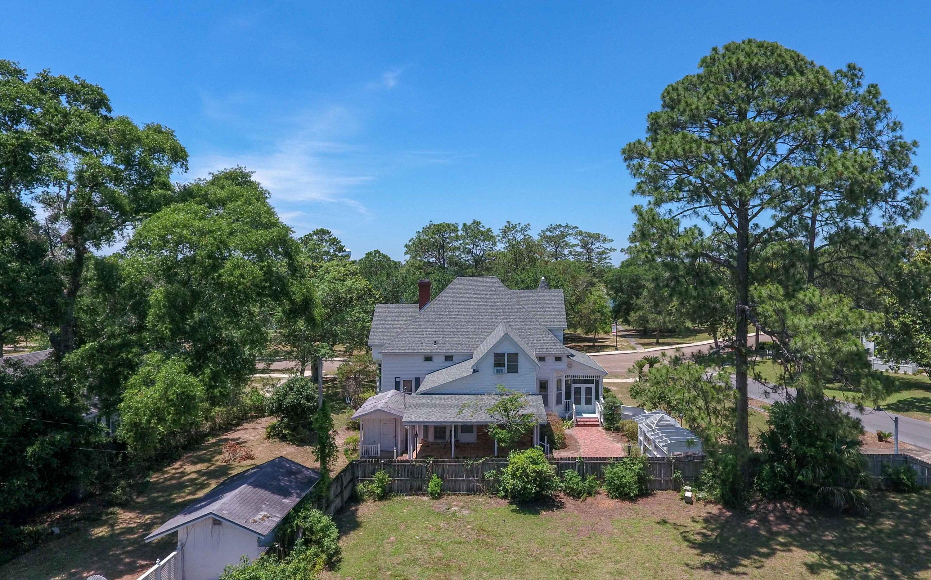 TOWN OF DEFUNIAK SPRINGS - Residential